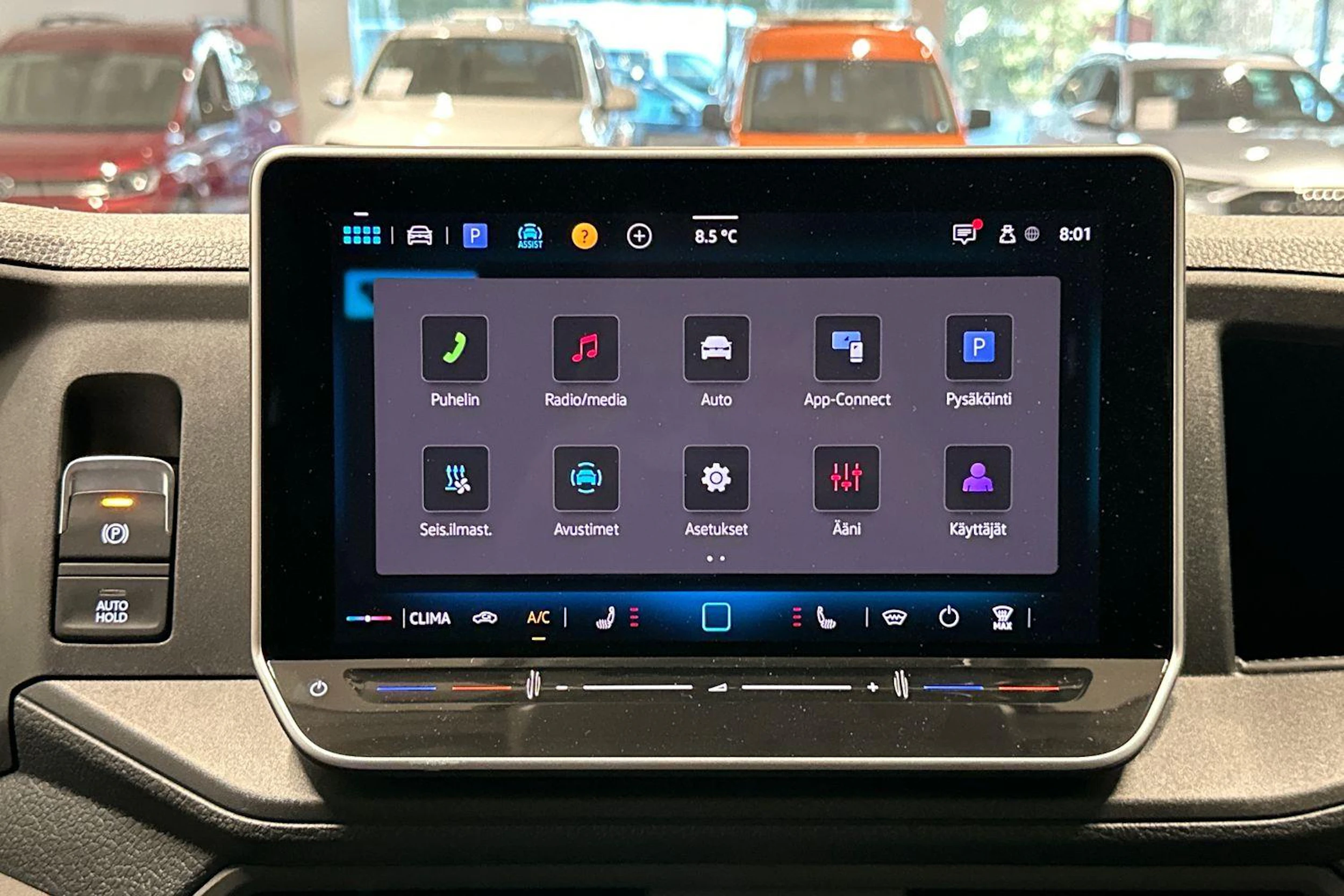 Harmaa Volkswagen Crafter 2026 kuva 15.