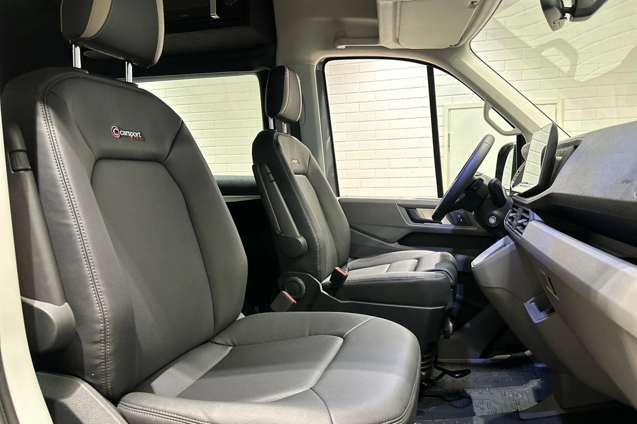 Harmaa Volkswagen Crafter 2026 kuva 19.