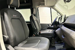 Harmaa Volkswagen Crafter 2026 kuva 19.