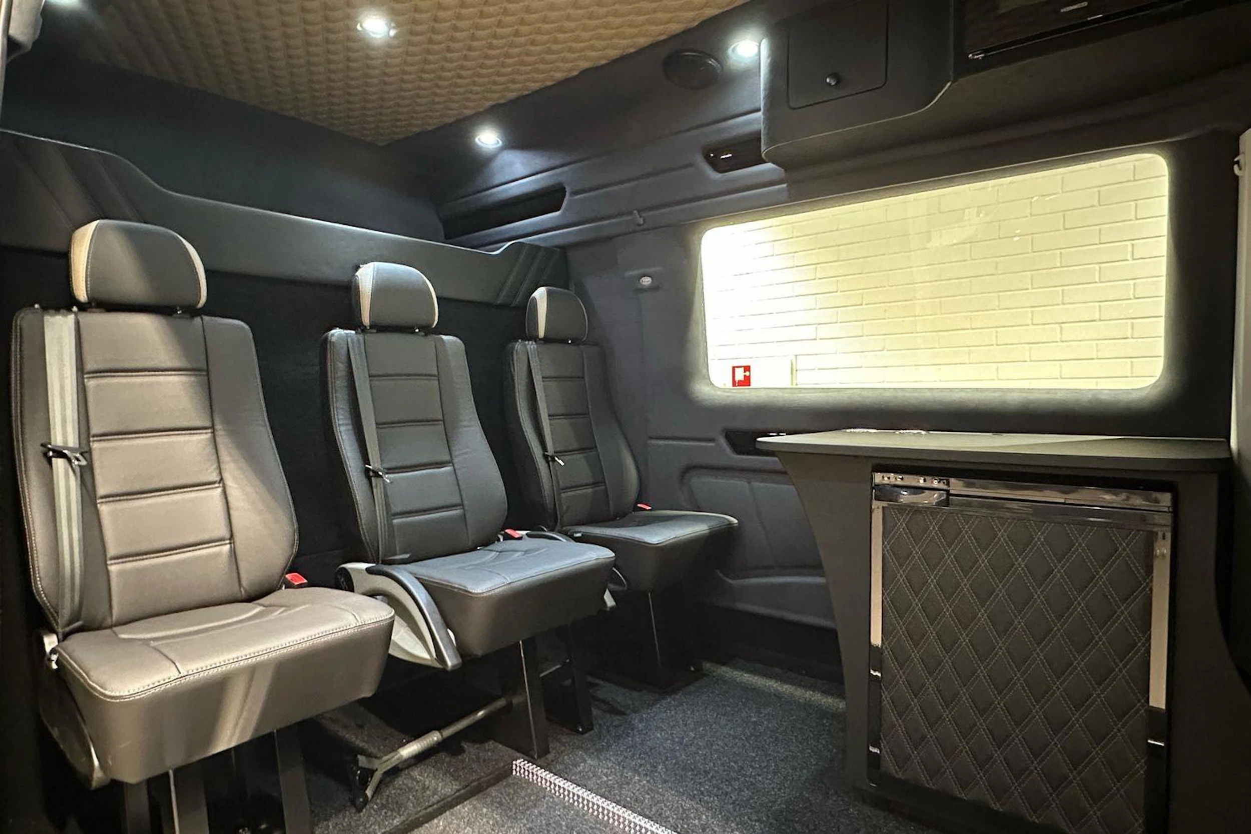 Harmaa Volkswagen Crafter 2026 kuva 20.