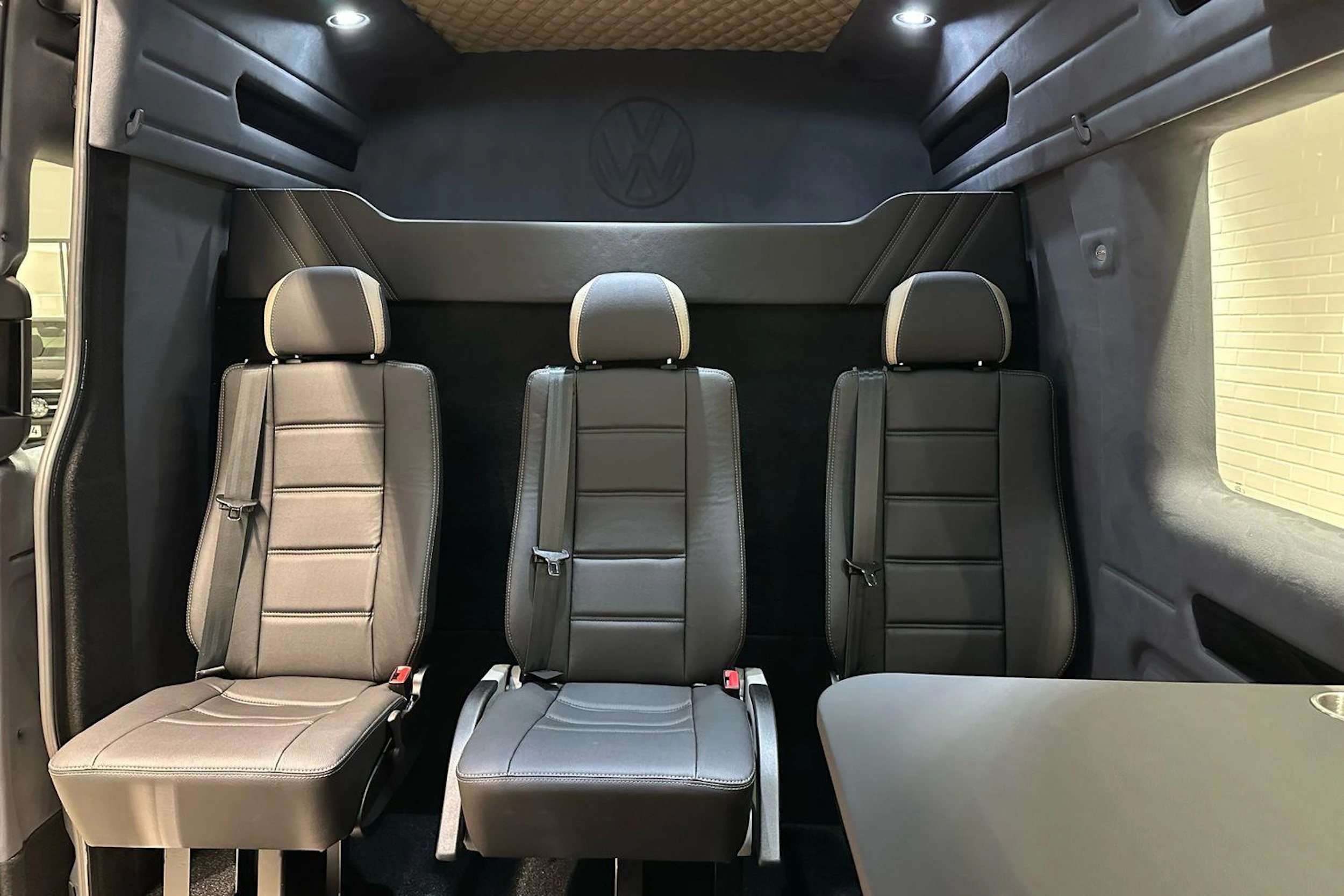 Harmaa Volkswagen Crafter 2026 kuva 21.