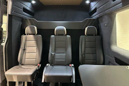 Harmaa Volkswagen Crafter 2026 kuva 21.