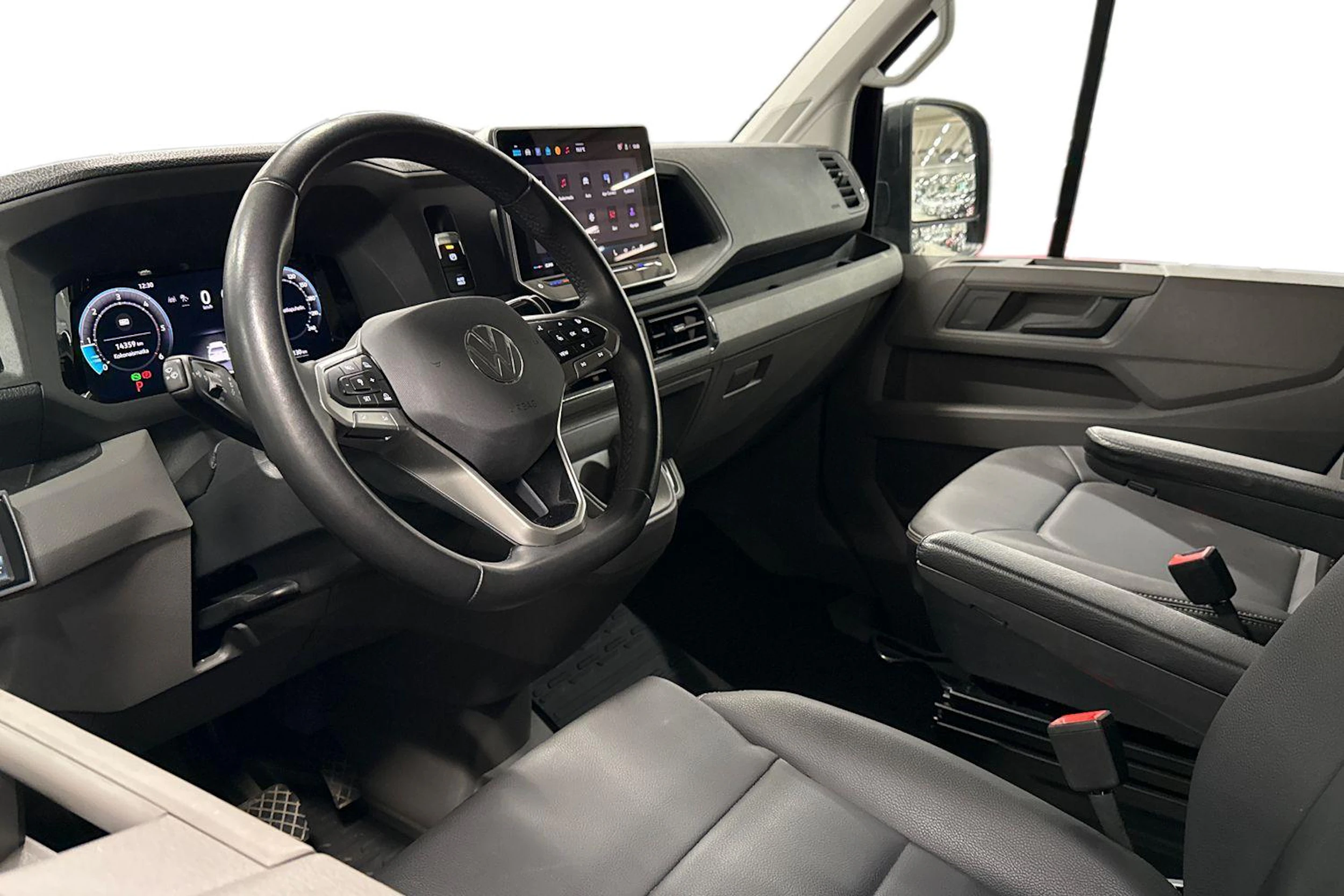 musta Volkswagen Crafter 2026 kuva 8.