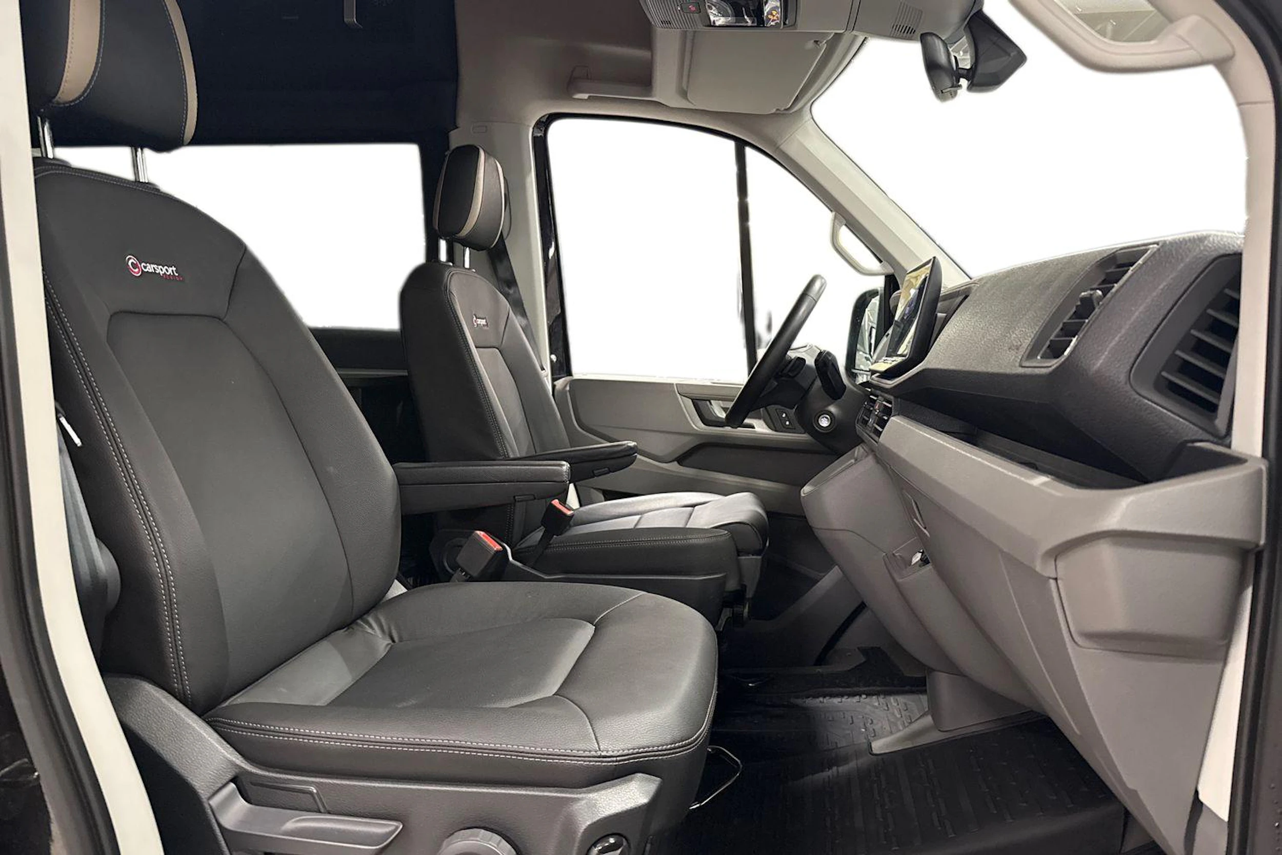 musta Volkswagen Crafter 2026 kuva 11.