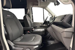 musta Volkswagen Crafter 2026 kuva 11.