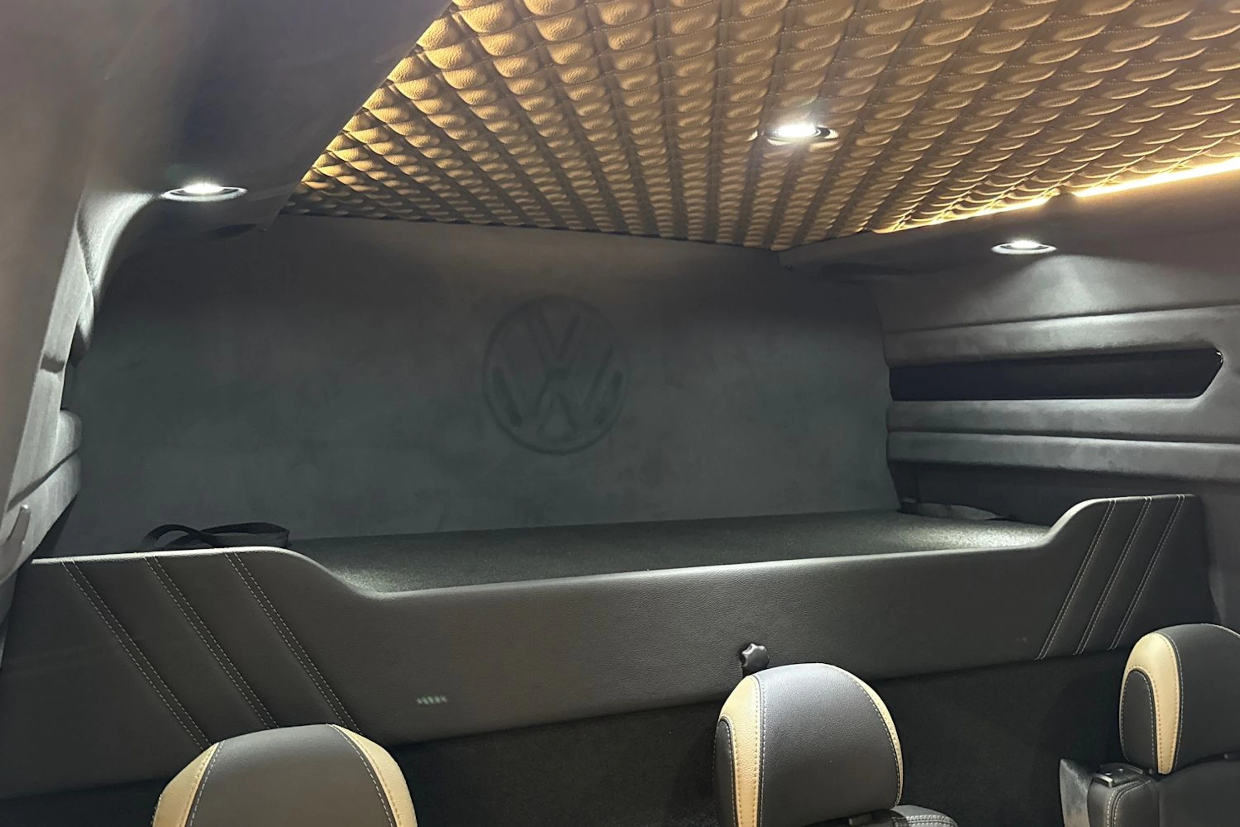 musta Volkswagen Crafter 2026 kuva 16.