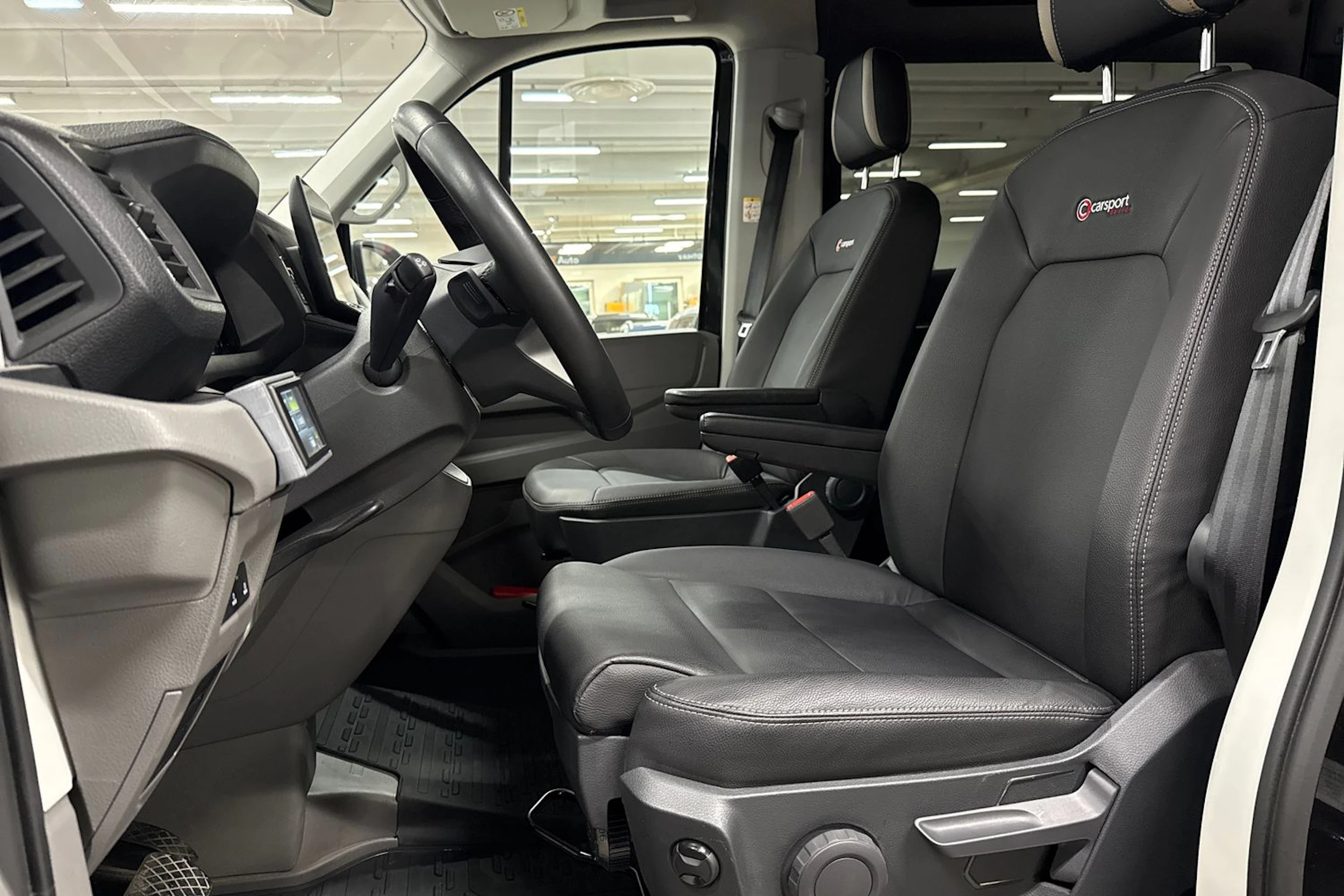 musta Volkswagen Crafter 2026 kuva 17.