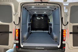 valkoinen Volkswagen Crafter 2026 kuva 10.
