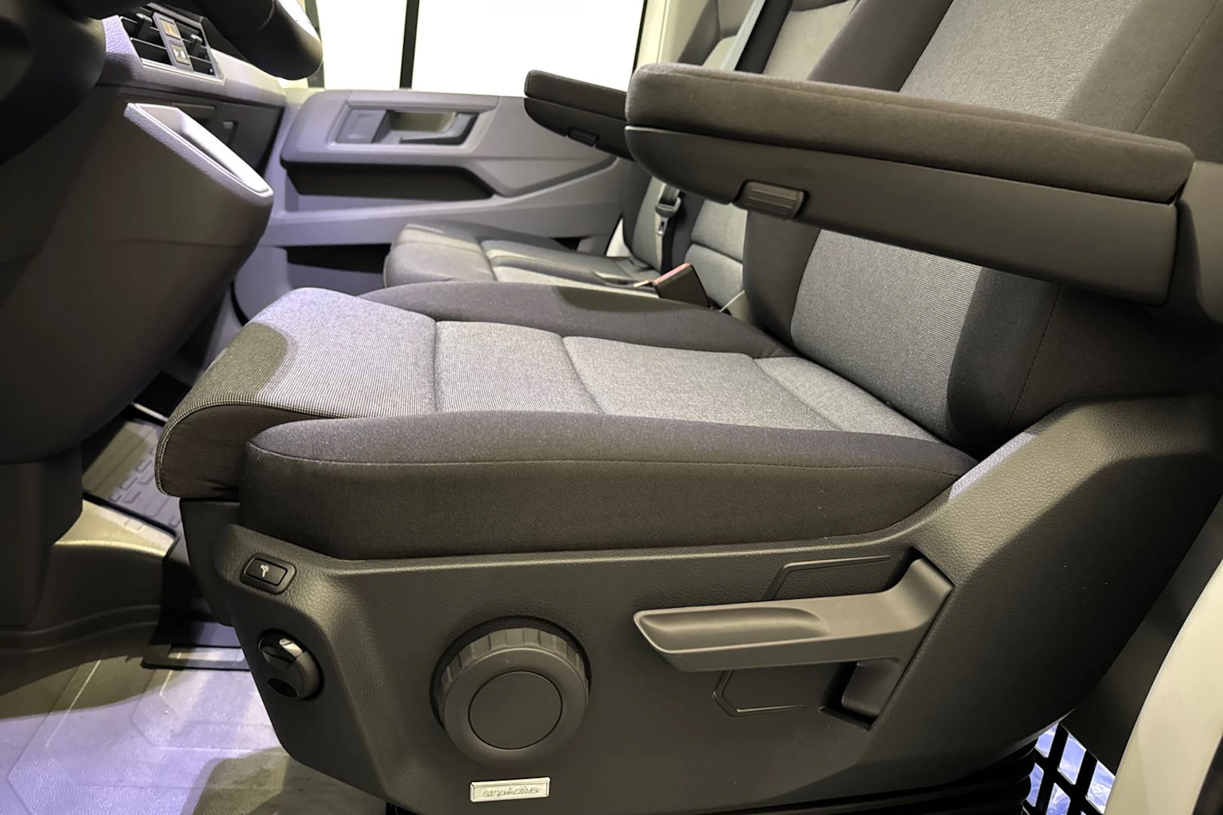 valkoinen Volkswagen Crafter 2026 kuva 13.