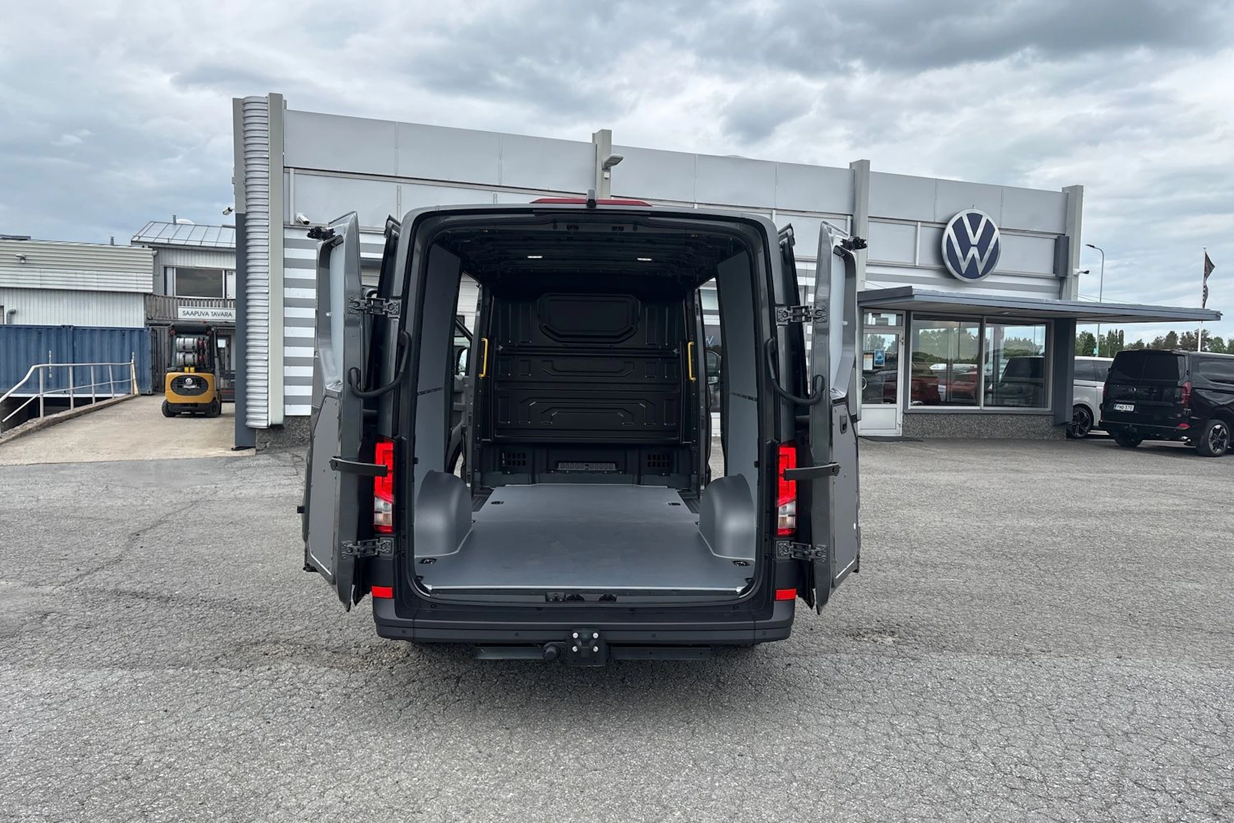 harmaa Volkswagen Crafter 2026 kuva 13.