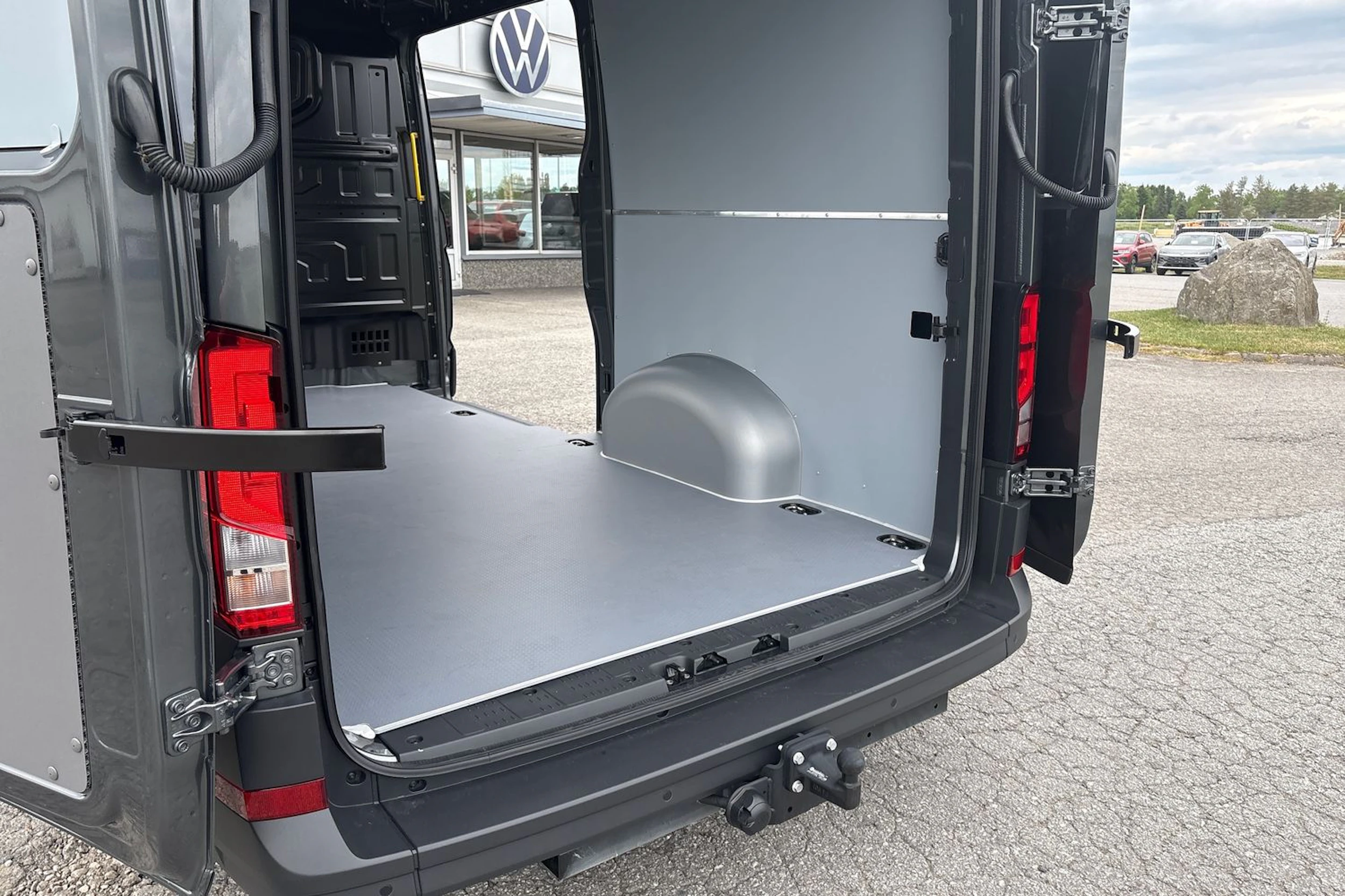 harmaa Volkswagen Crafter 2026 kuva 14.