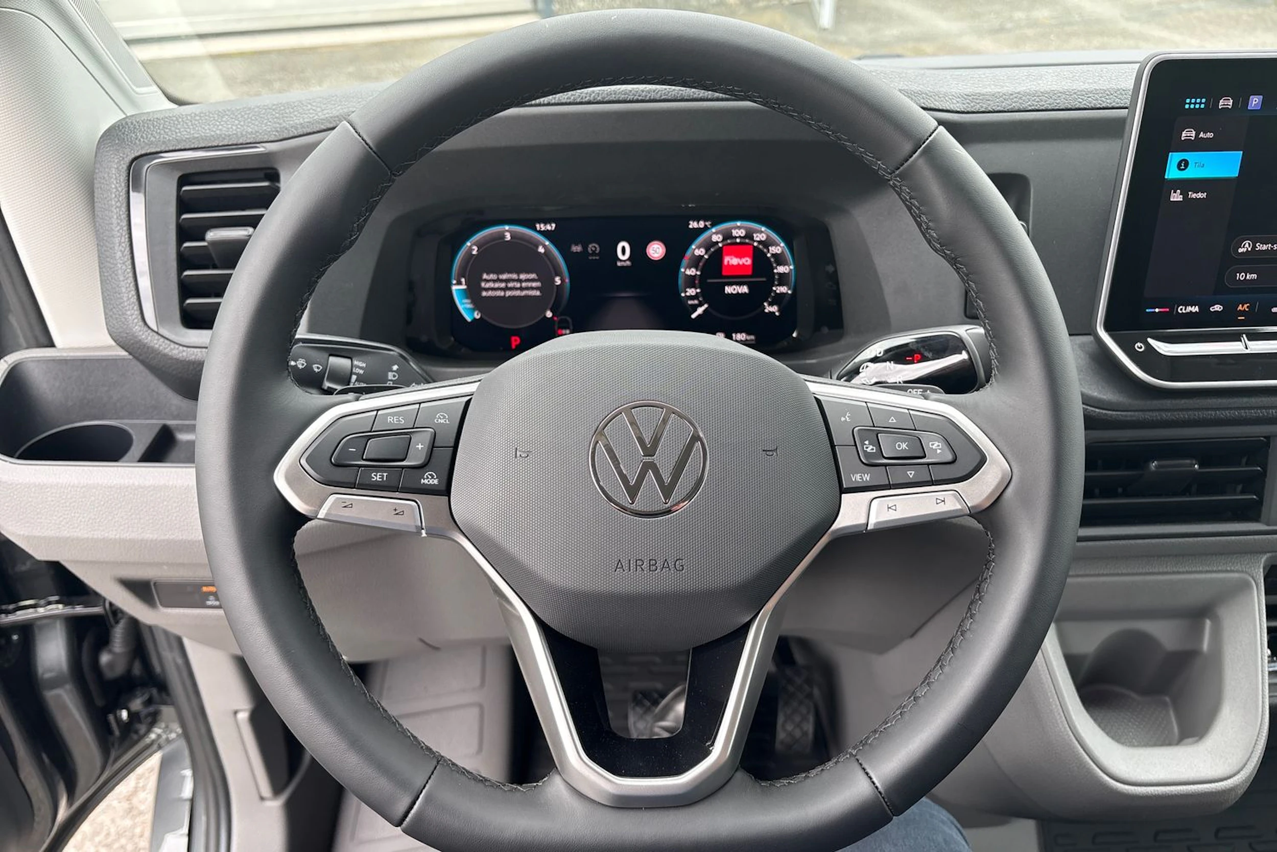 harmaa Volkswagen Crafter 2026 kuva 16.