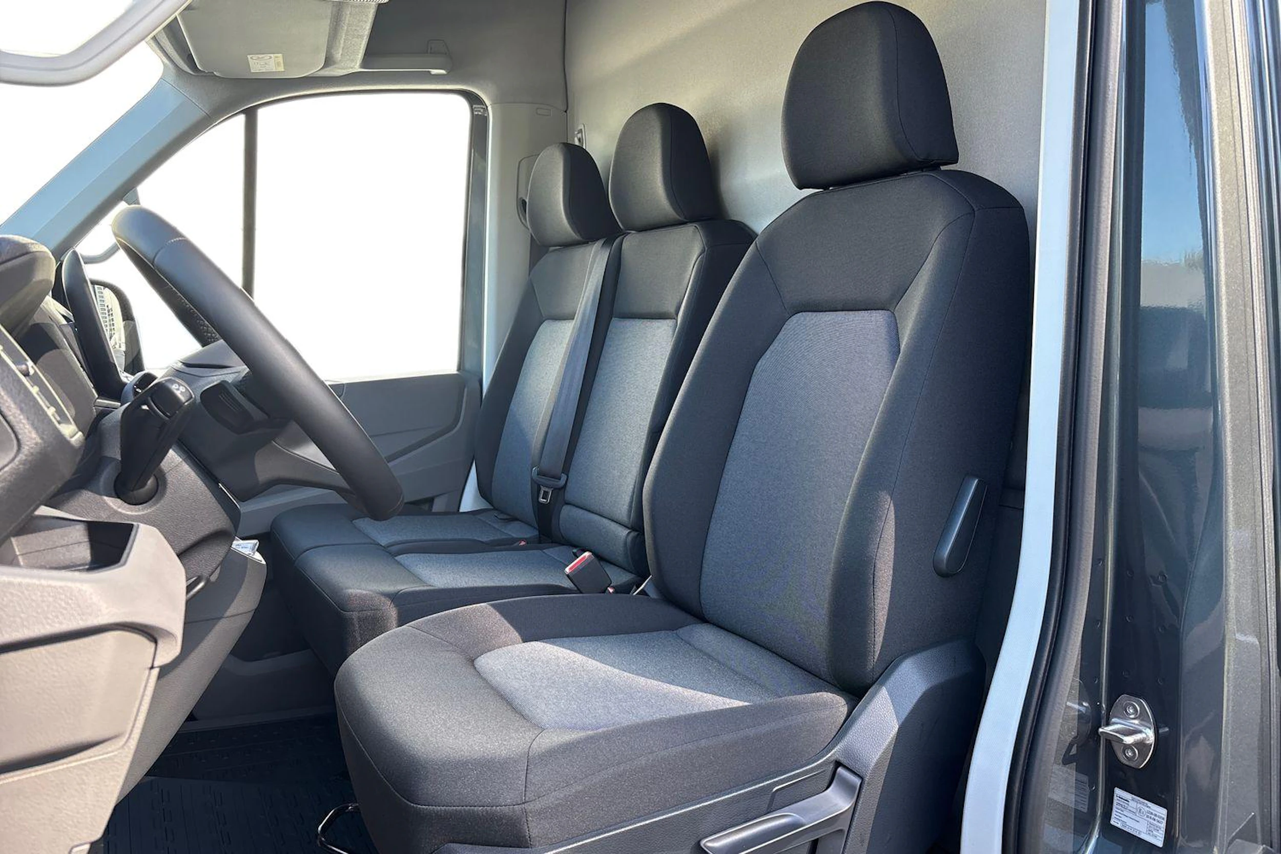 harmaa Volkswagen Crafter 2026 kuva 11.