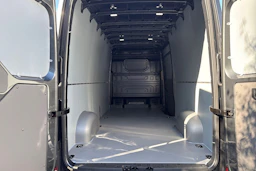 harmaa Volkswagen Crafter 2026 kuva 13.