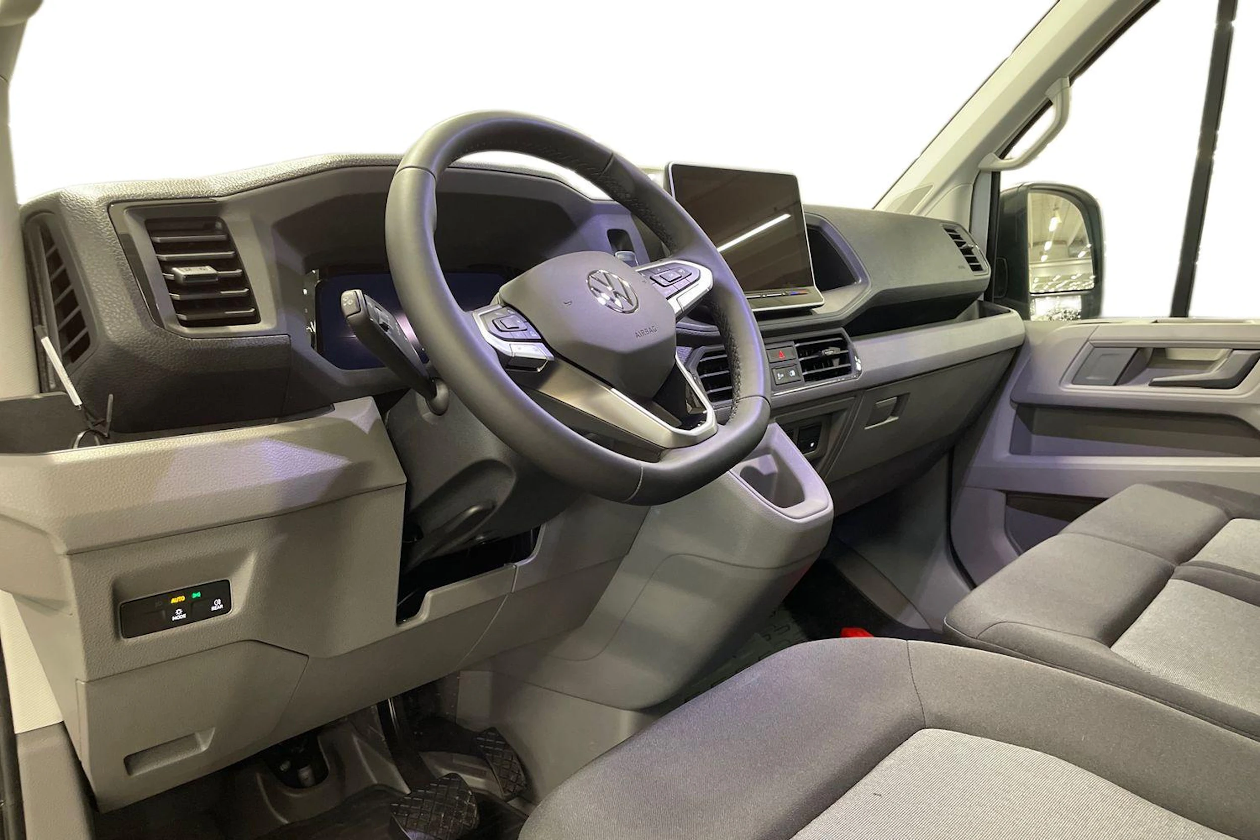 valkoinen Volkswagen Crafter 2026 kuva 8.