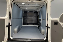 valkoinen Volkswagen Crafter 2026 kuva 13.