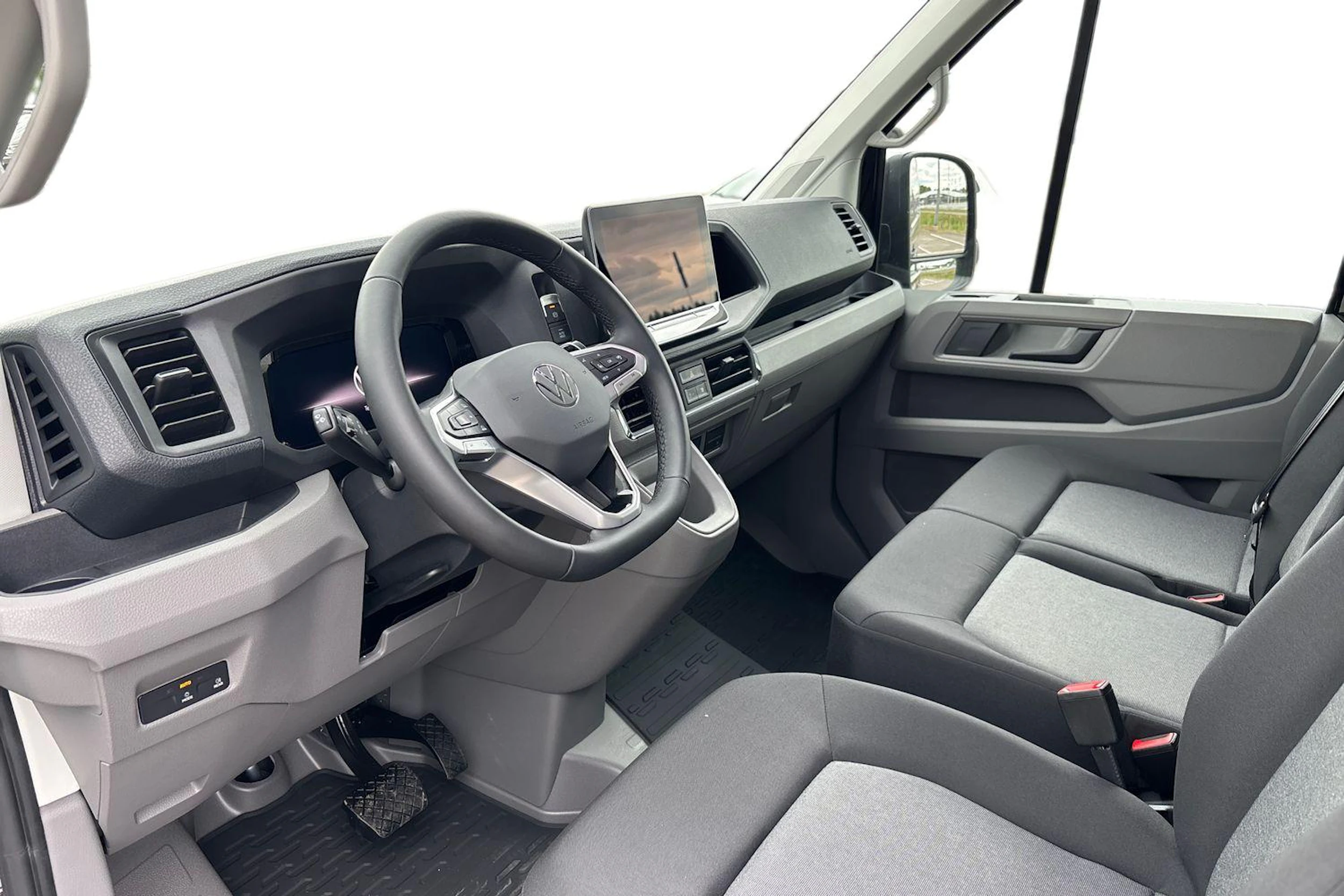 musta Volkswagen Crafter 2026 kuva 8.