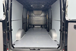 musta Volkswagen Crafter 2026 kuva 14.