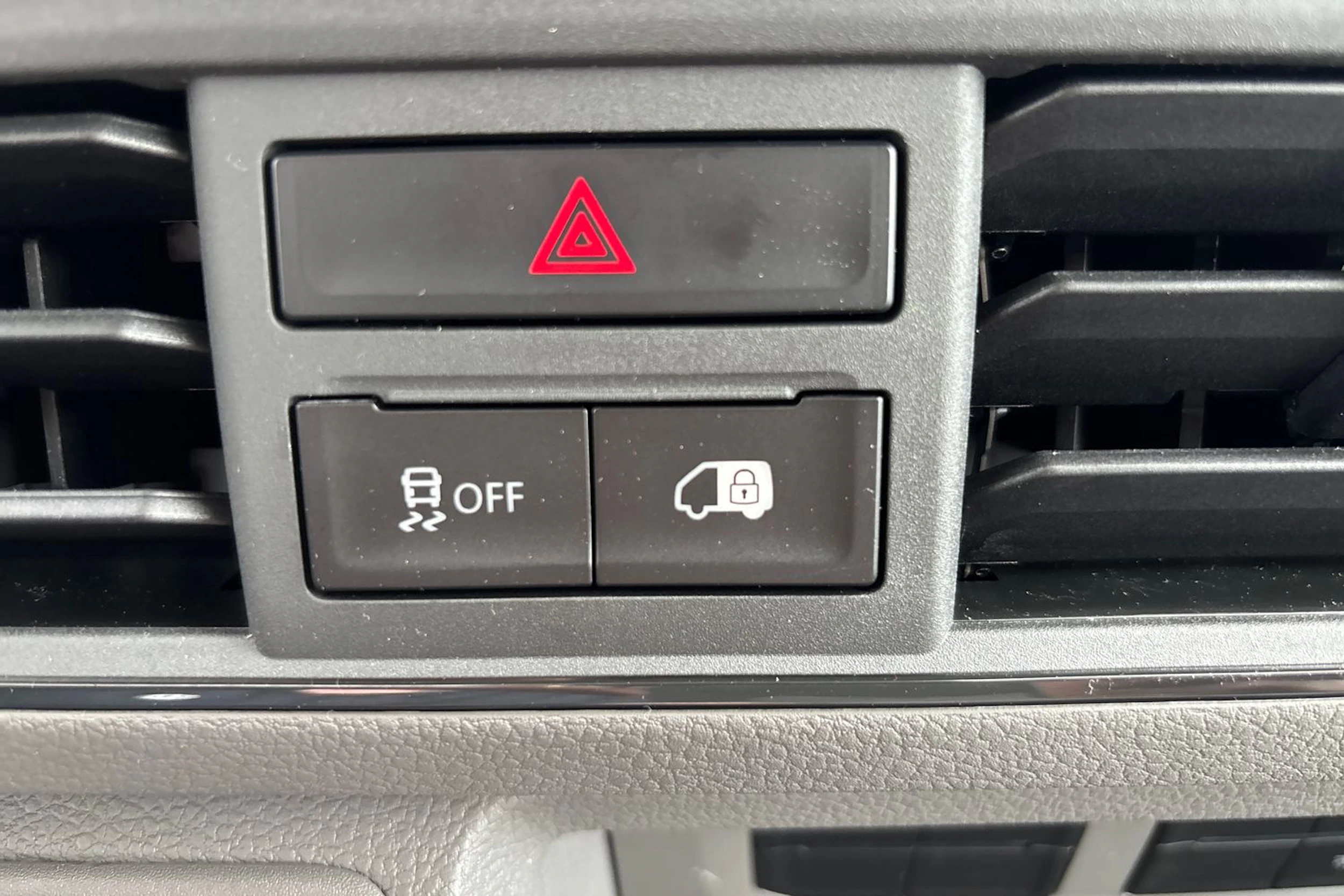 musta Volkswagen Crafter 2026 kuva 29.