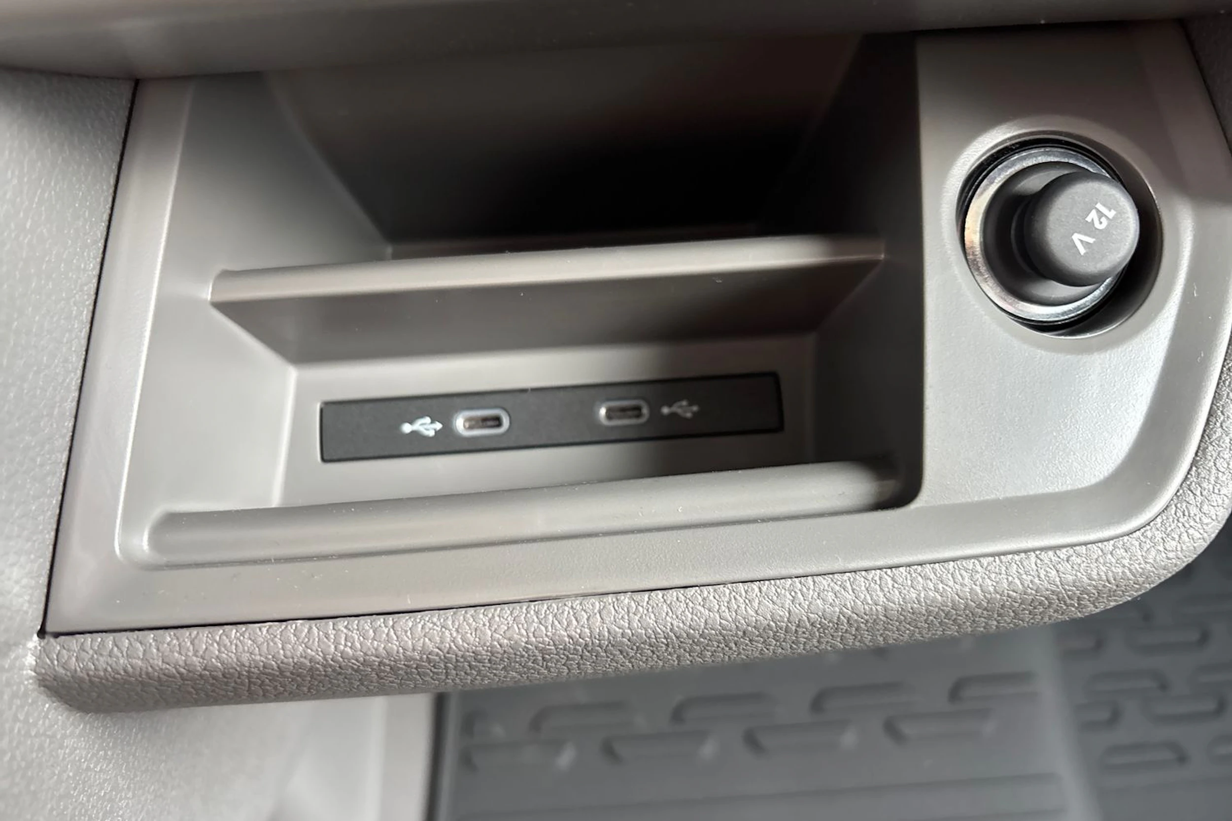 musta Volkswagen Crafter 2026 kuva 31.