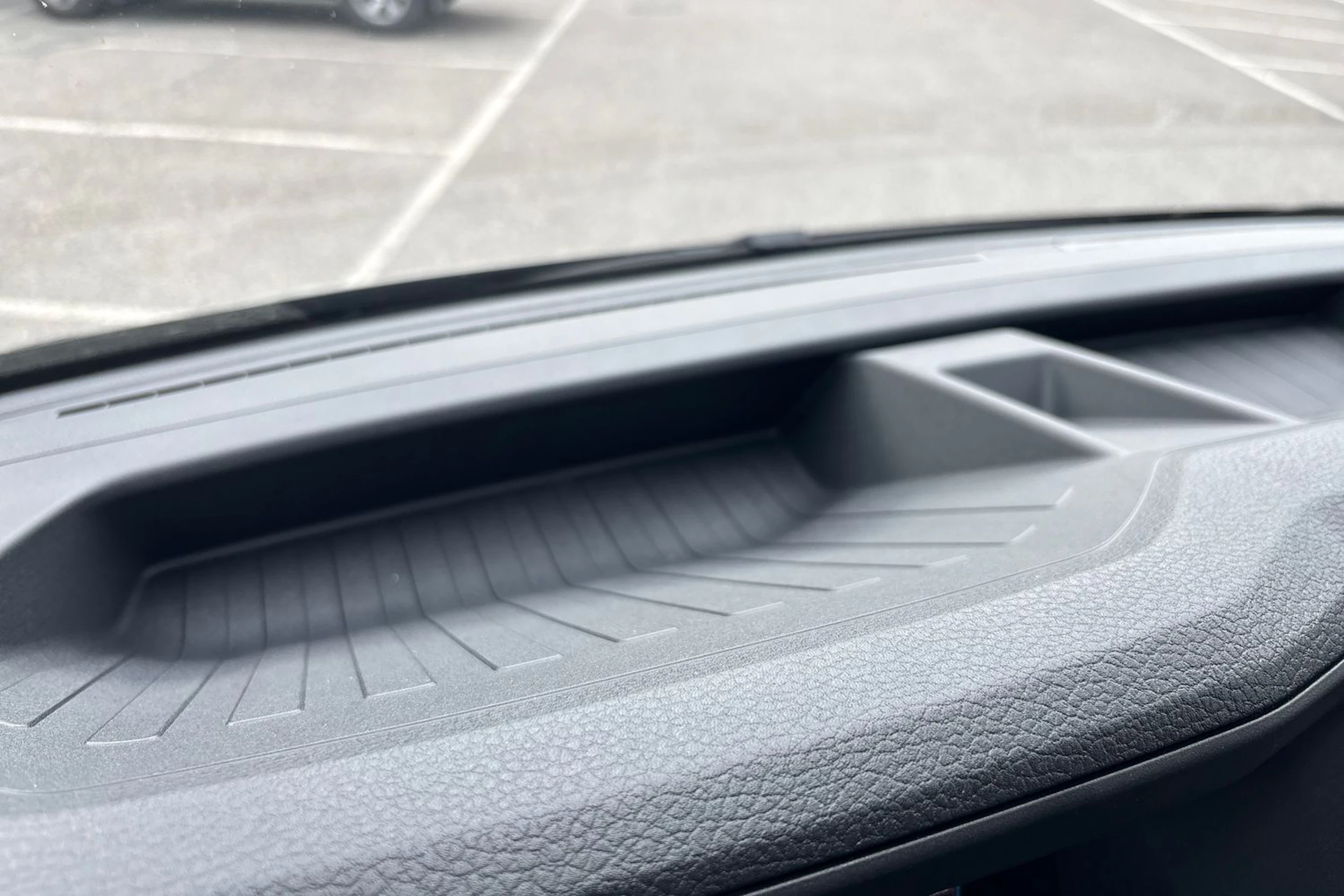 musta Volkswagen Crafter 2026 kuva 32.