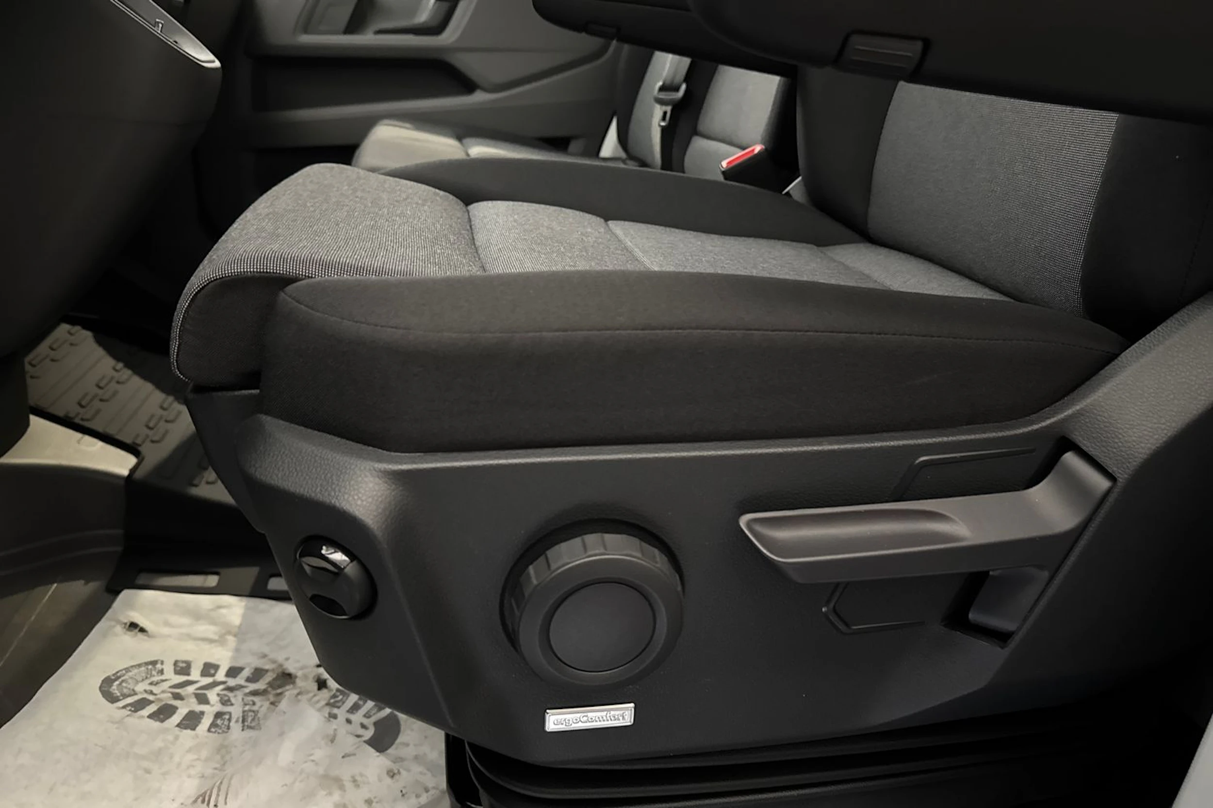 musta Volkswagen Crafter 2026 kuva 15.