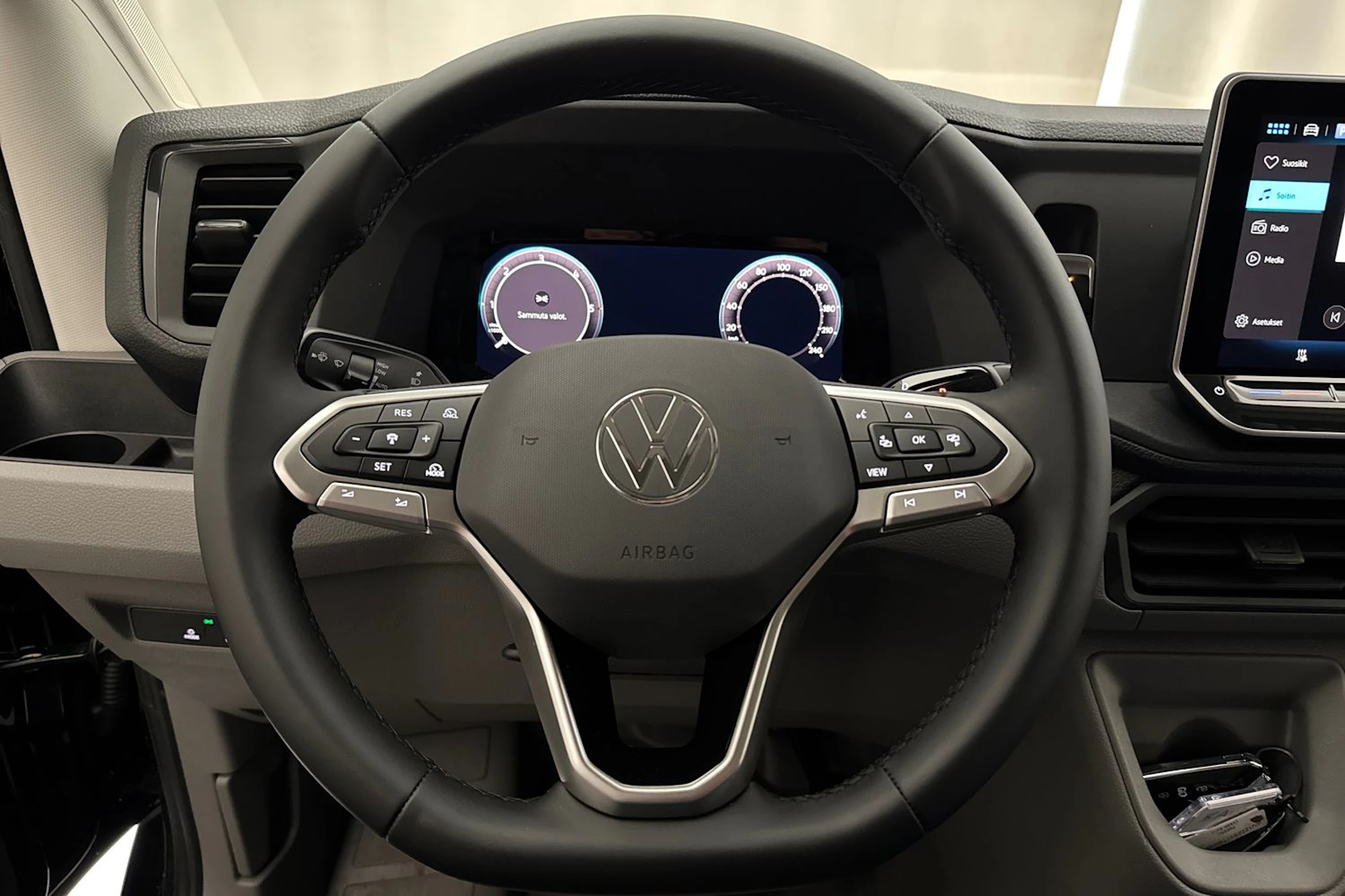 musta Volkswagen Crafter 2026 kuva 16.