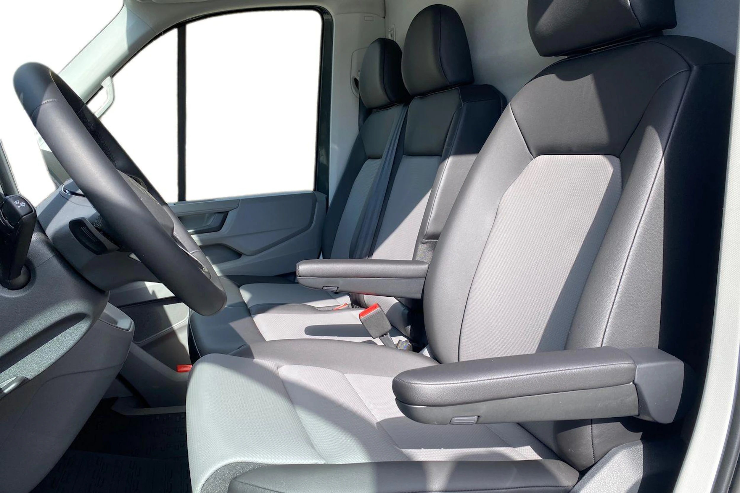 harmaa Volkswagen Crafter 2026 kuva 9.