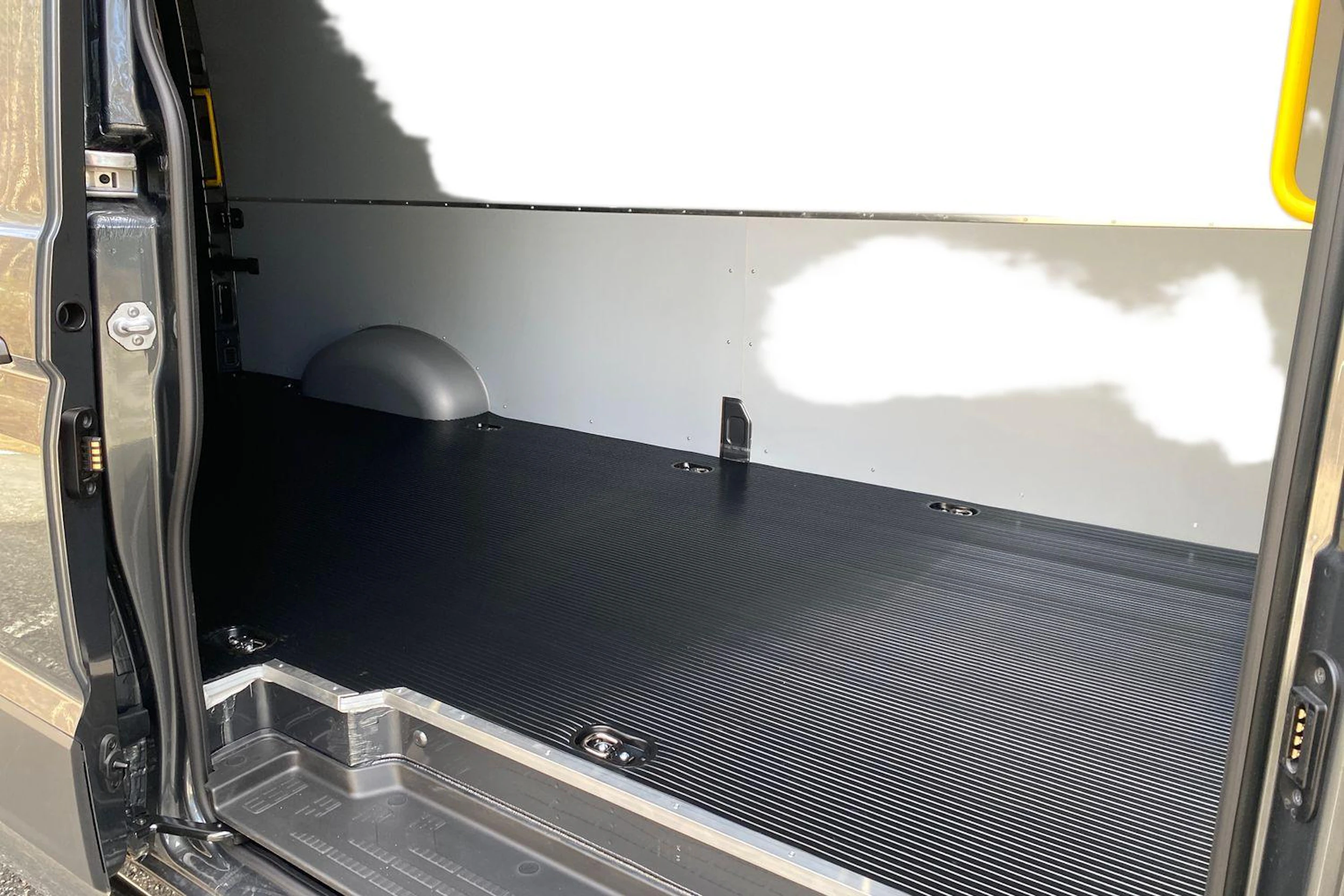 harmaa Volkswagen Crafter 2026 kuva 11.