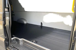 harmaa Volkswagen Crafter 2026 kuva 11.