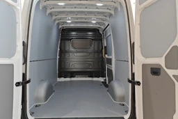 valkoinen Volkswagen Crafter 2026 kuva 14.