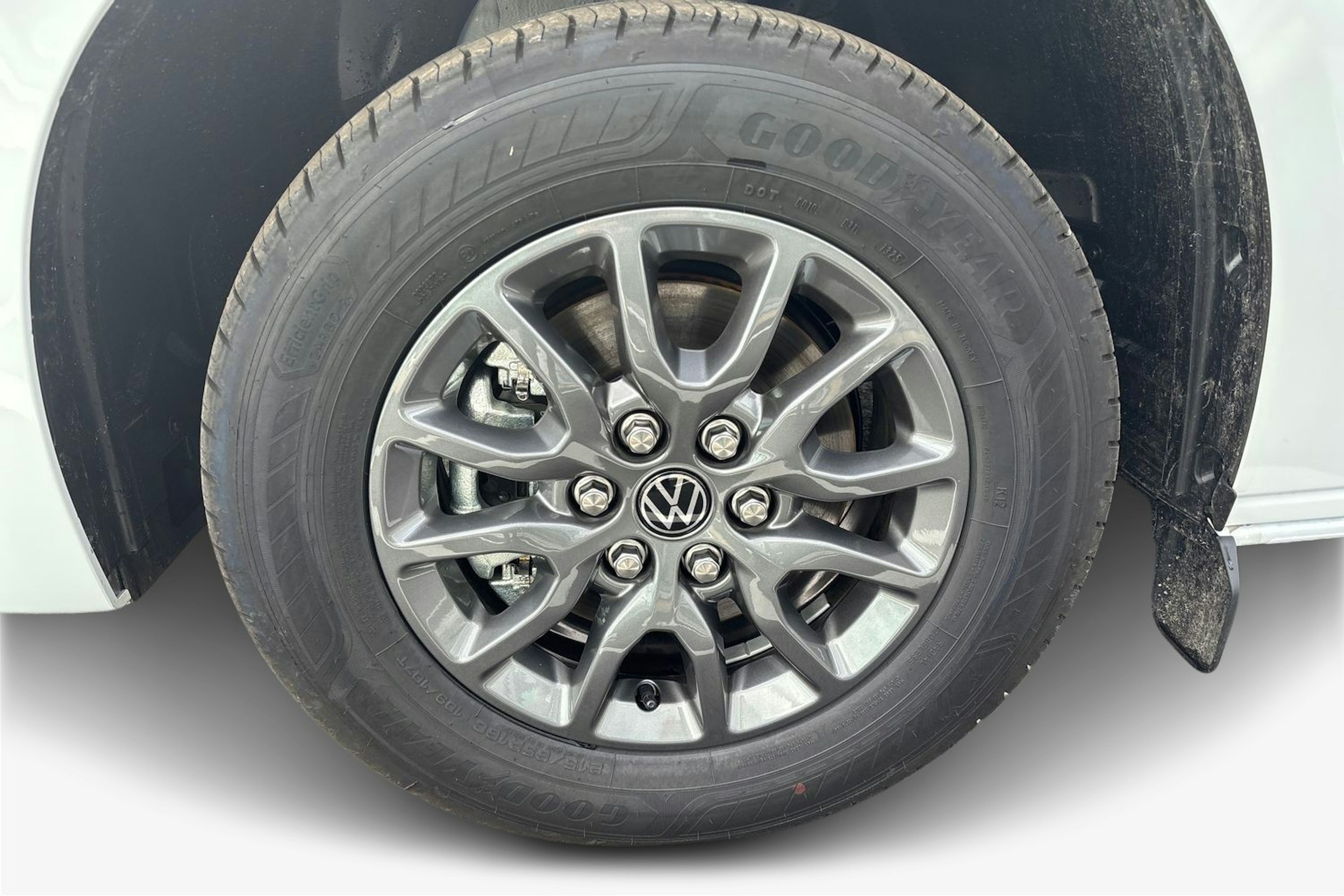 Valkoinen Volkswagen e-Transporter 2025 kuva 11.