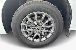 Valkoinen Volkswagen e-Transporter 2025 kuva 11.