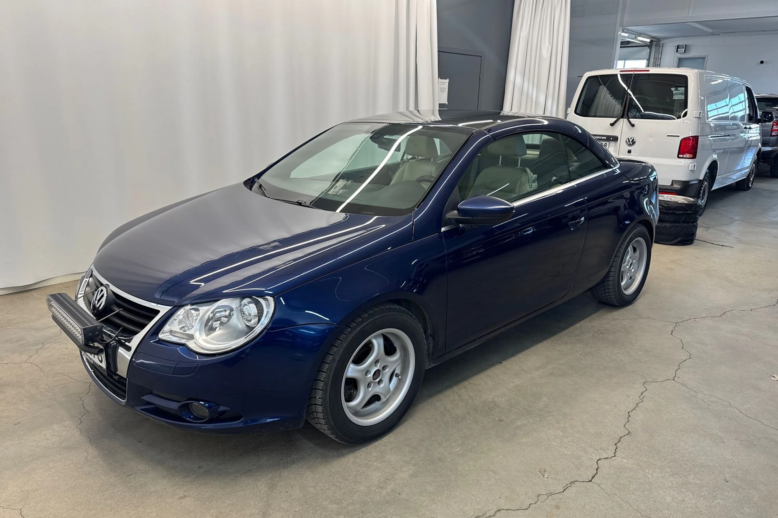 Sininen Volkswagen Eos 2007 kuva 25.