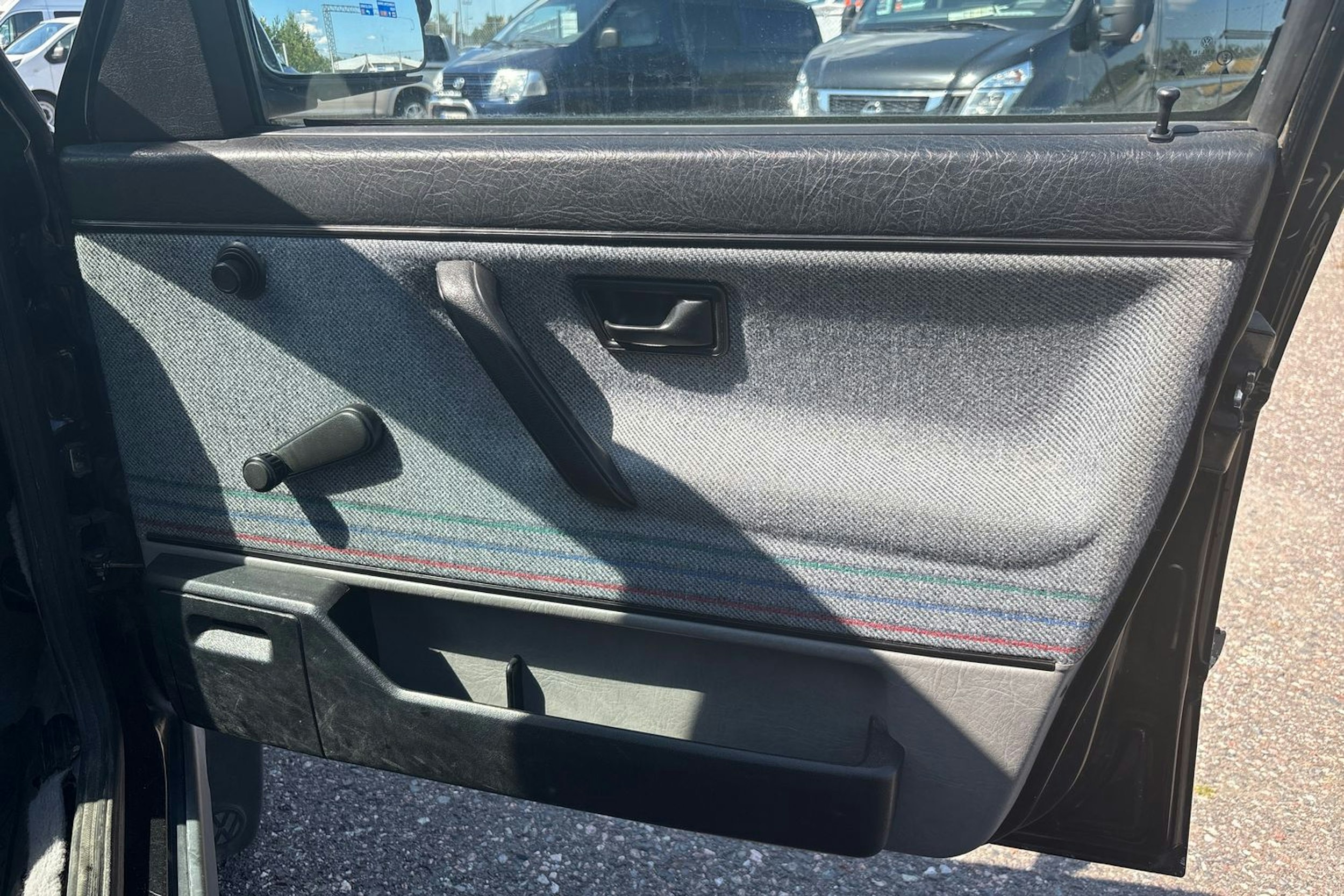Musta Volkswagen GOLF 1991 kuva 14.