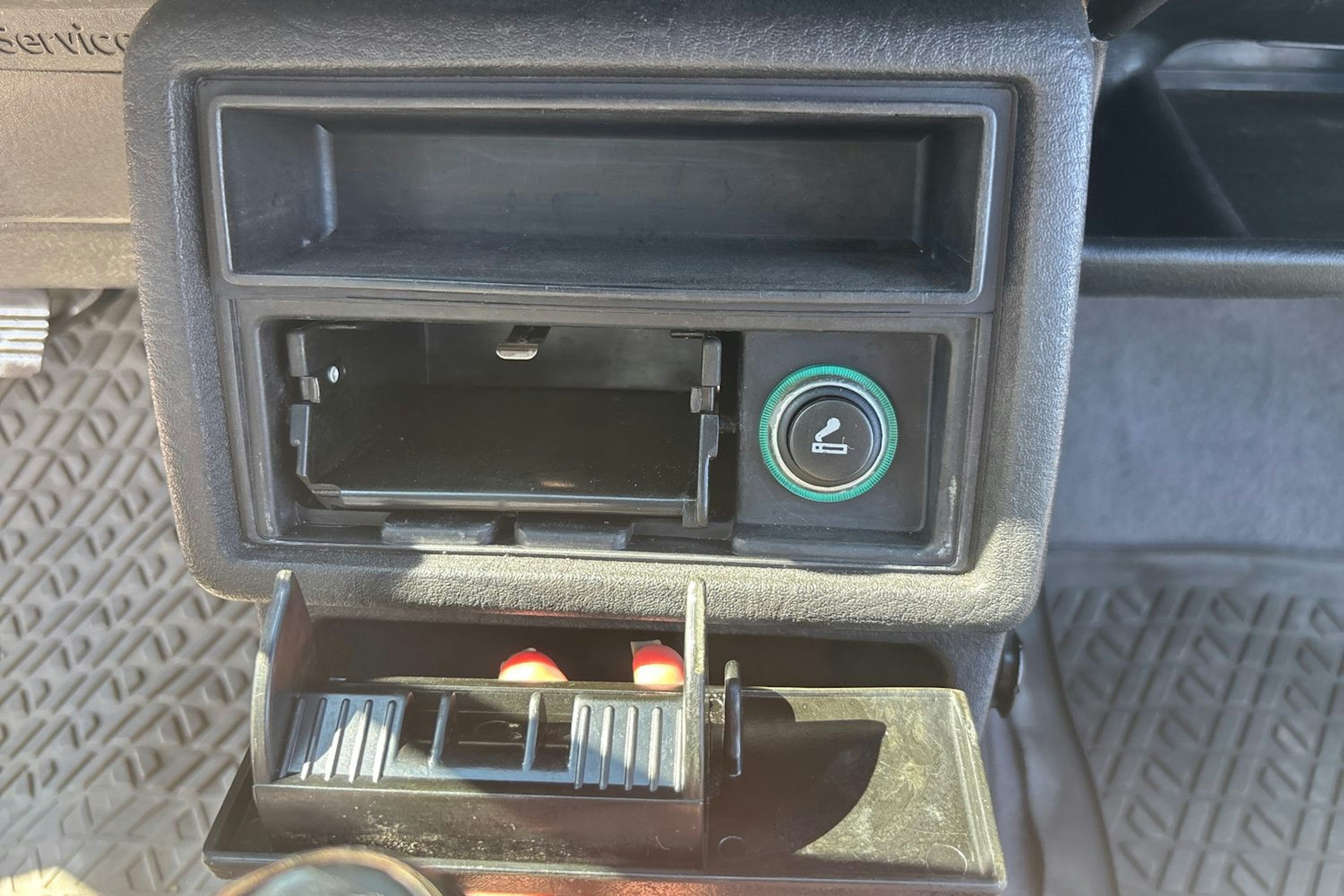 Musta Volkswagen GOLF 1991 kuva 16.