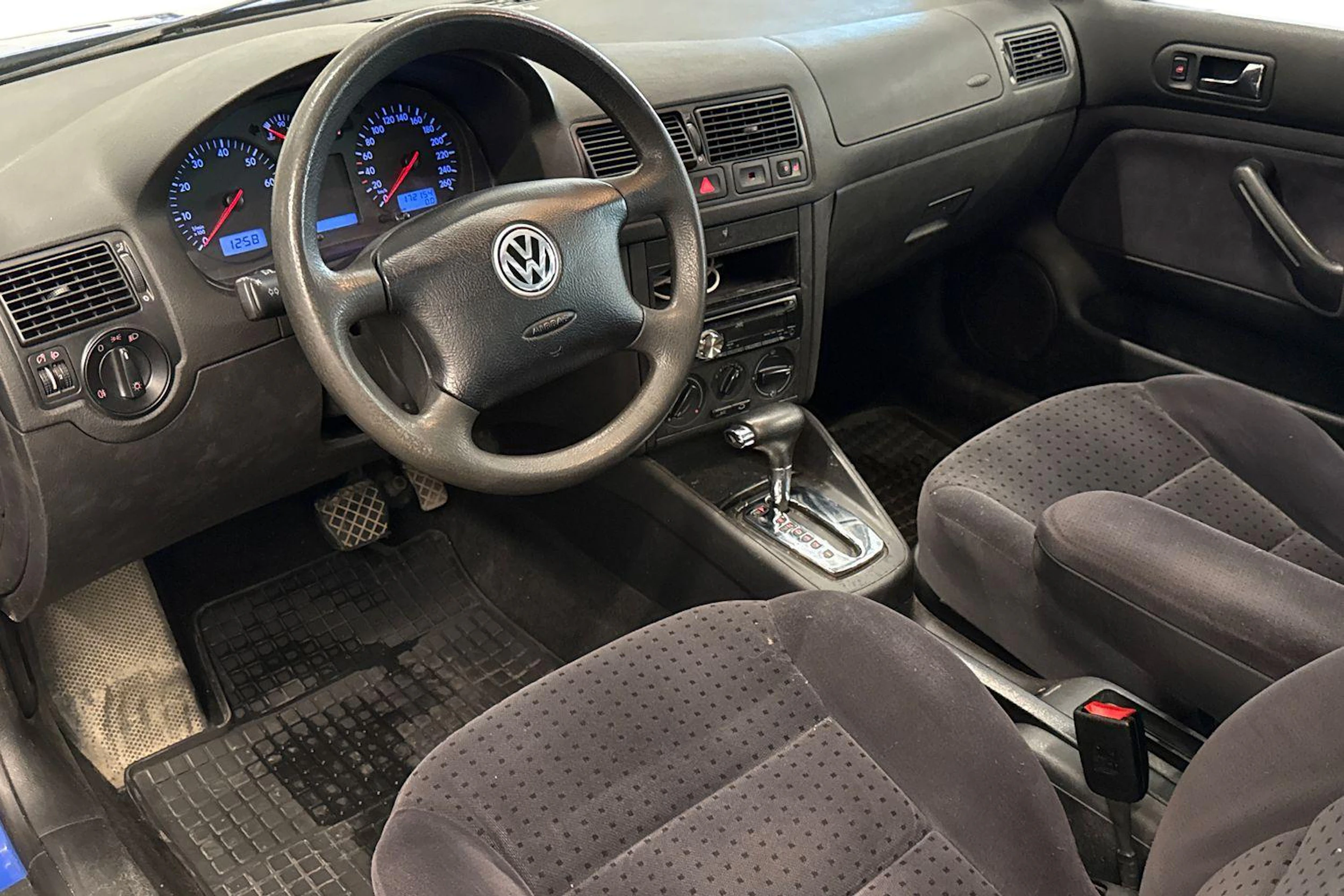 met. sininen Volkswagen Golf 2000 kuva 8.