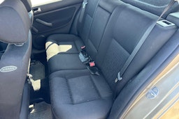 ruskea (beige) Volkswagen Golf 2000 kuva 8.