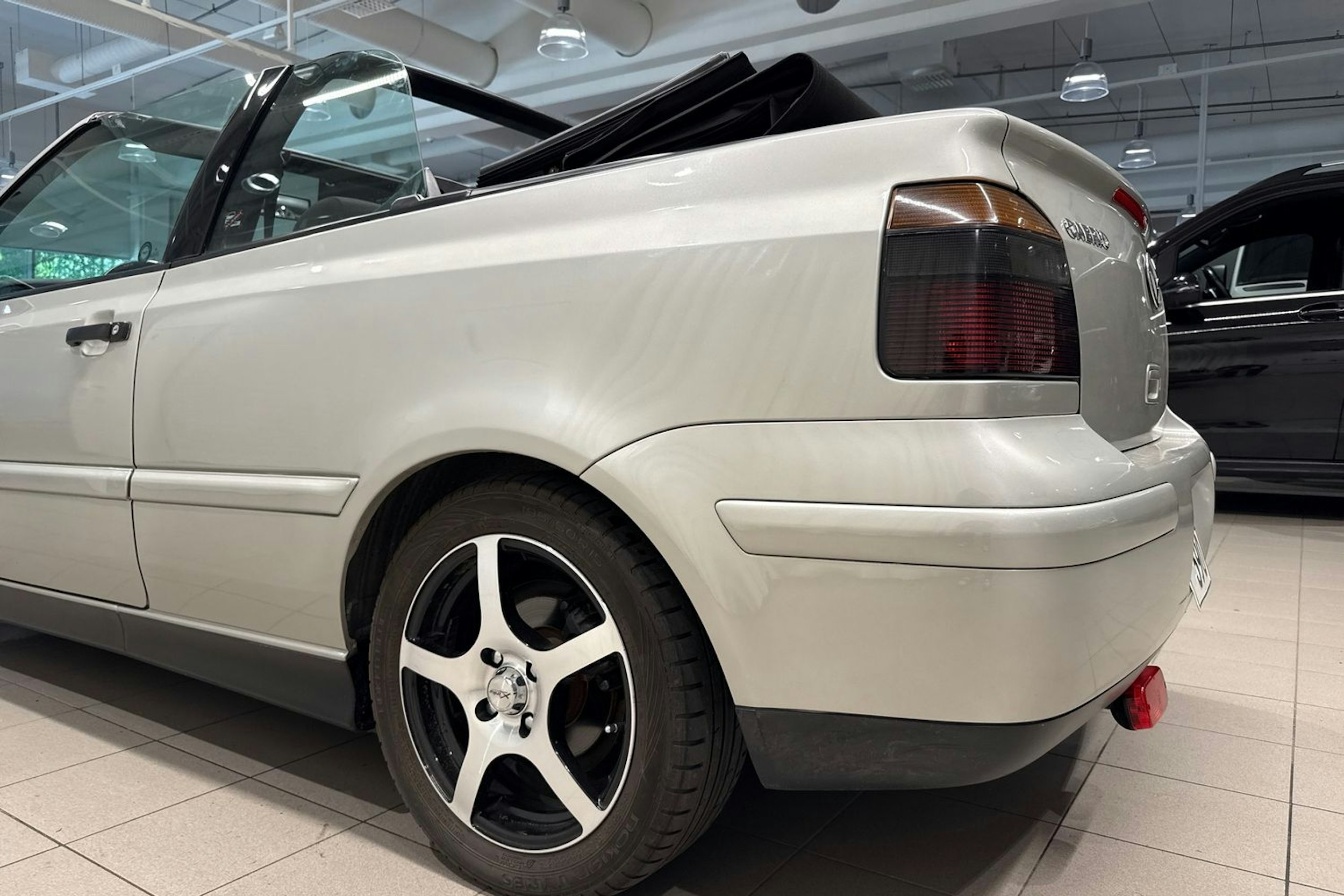 harmaa Volkswagen Golf 2001 kuva 21.