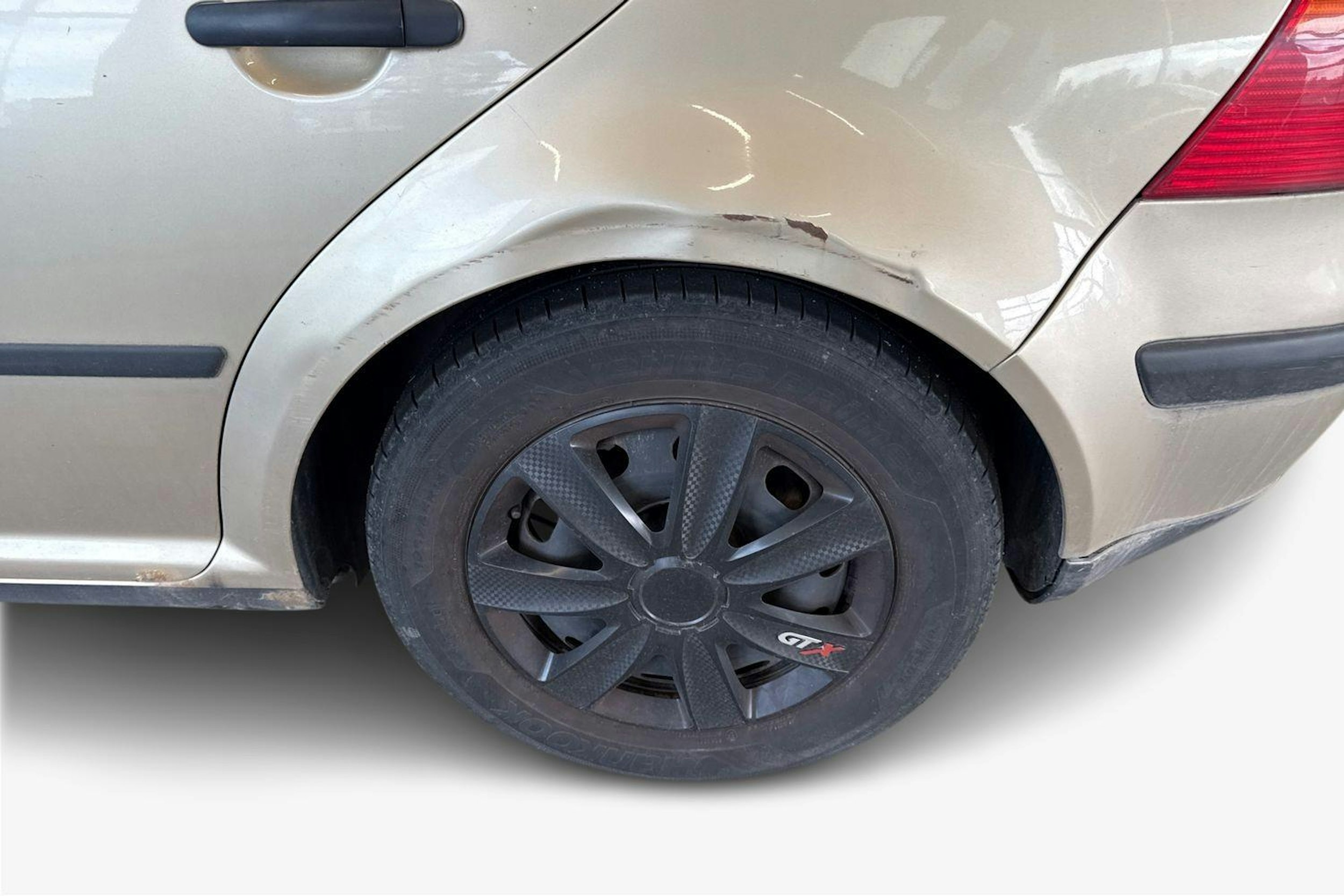 Ruskea (beige) Volkswagen GOLF 2001 kuva 9.