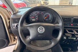 Ruskea (beige) Volkswagen GOLF 2001 kuva 11.
