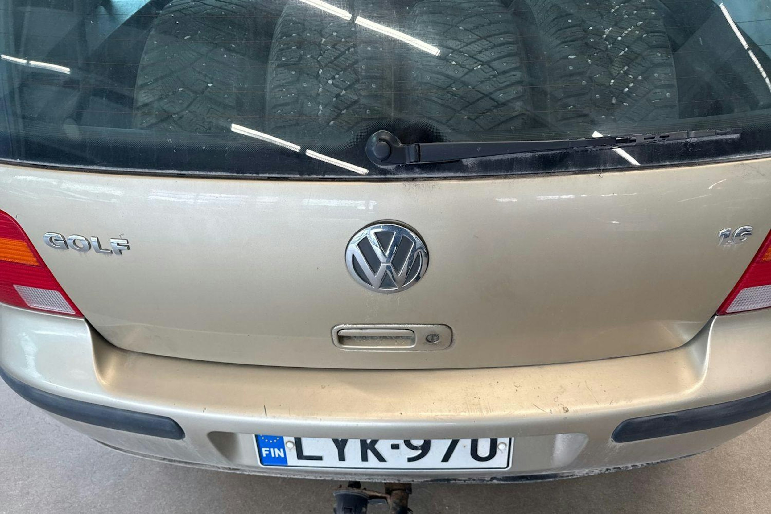 Ruskea (beige) Volkswagen GOLF 2001 kuva 27.