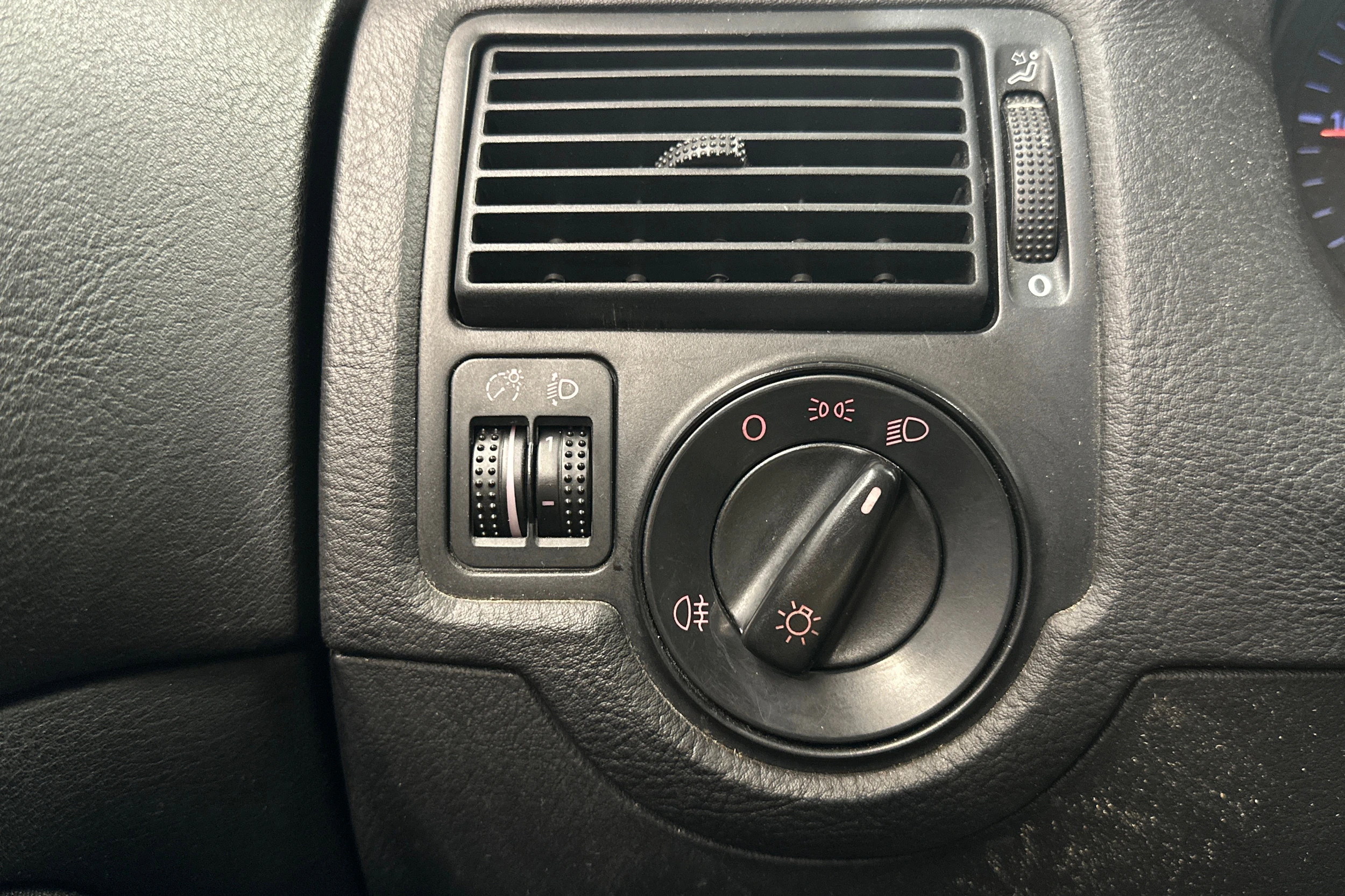 vihreä Volkswagen Golf 2002 kuva 20.
