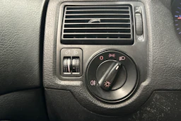 vihreä Volkswagen Golf 2002 kuva 20.