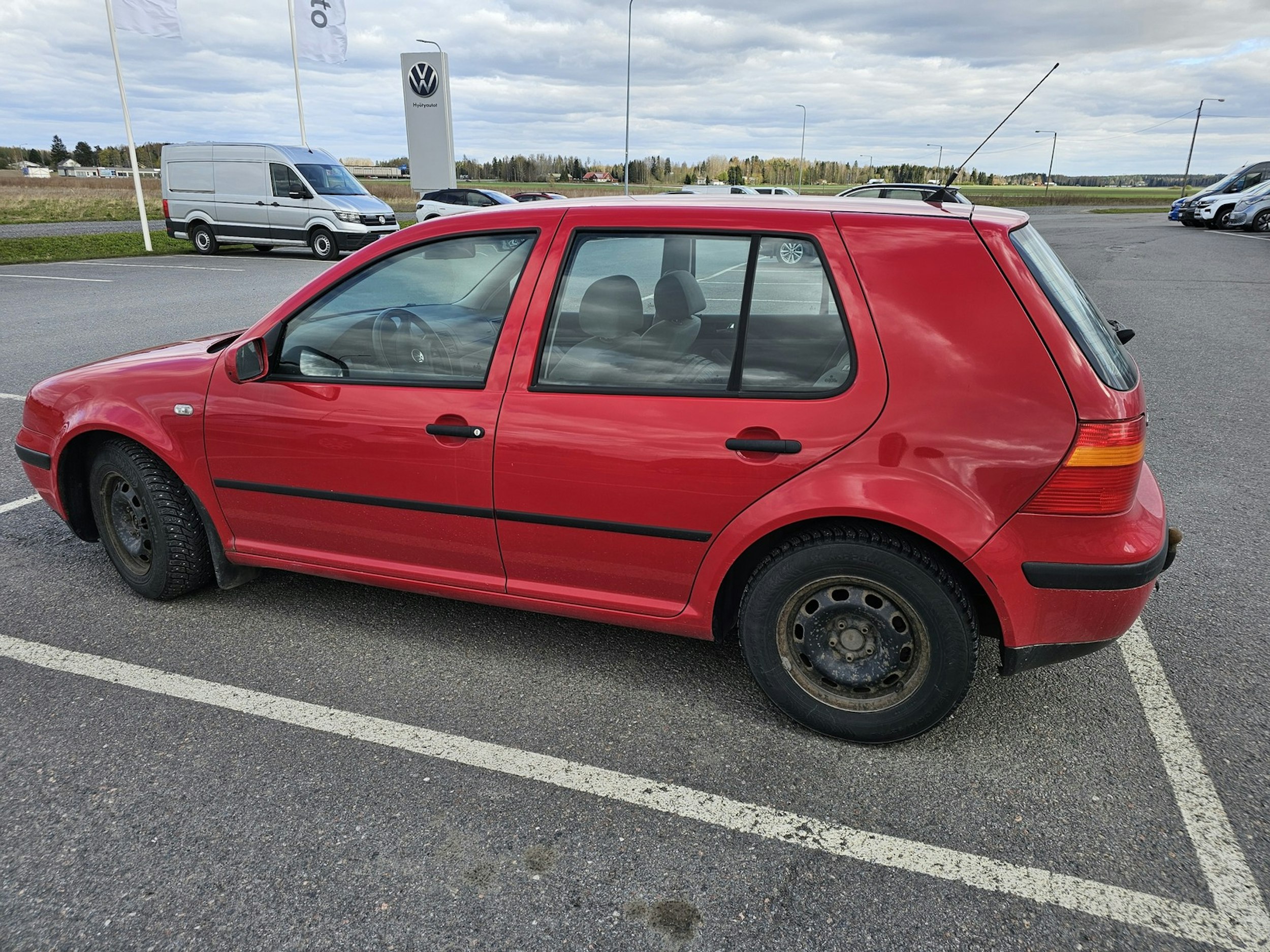 Punainen Volkswagen GOLF 2003 kuva 2.