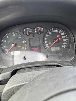 Punainen Volkswagen GOLF 2003 kuva 14.