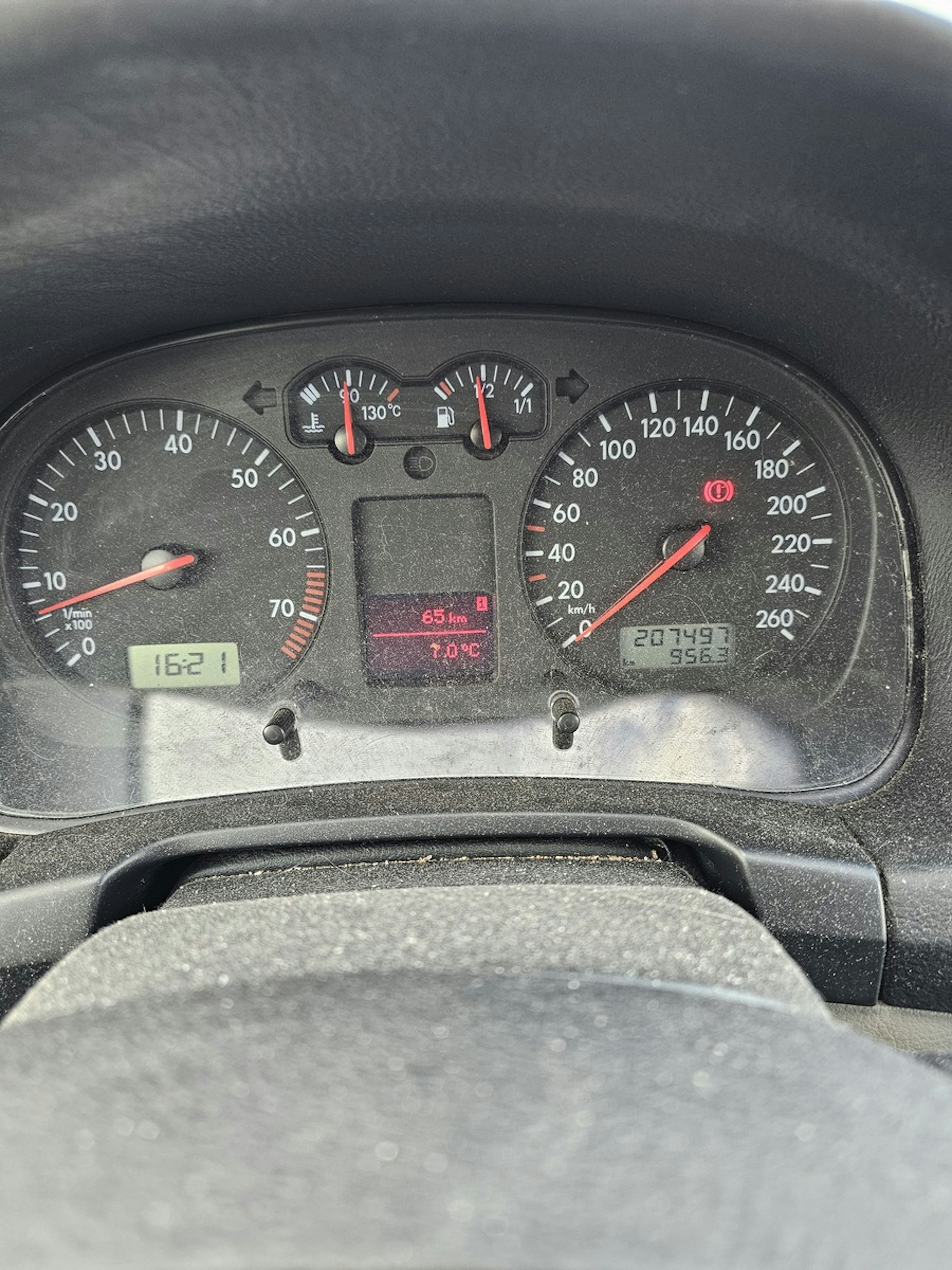 Punainen Volkswagen GOLF 2003 kuva 16.