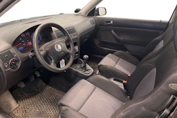 sininen Volkswagen Golf 2003 kuva 6.