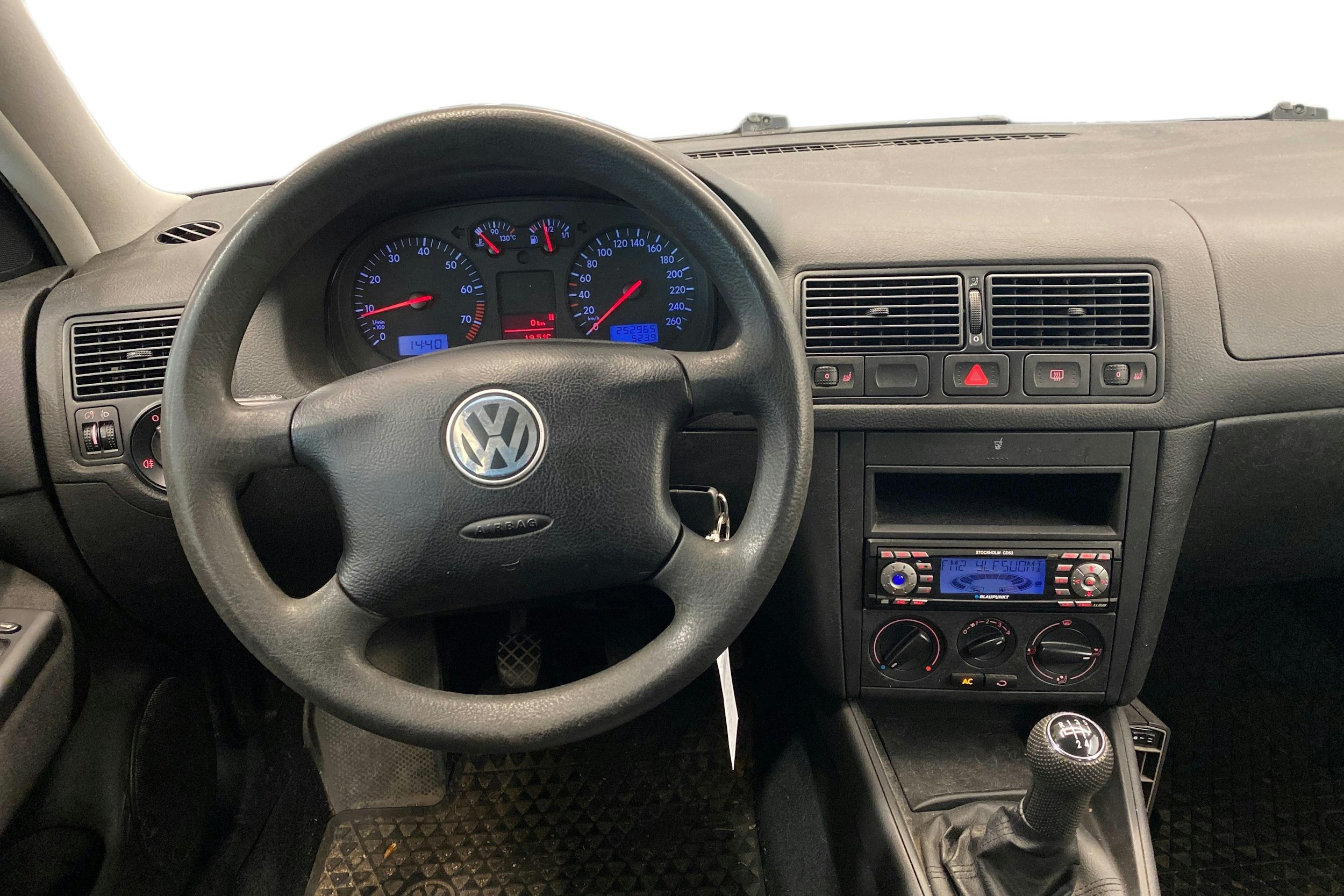 sininen Volkswagen Golf 2003 kuva 7.