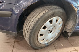 sininen Volkswagen Golf 2003 kuva 10.